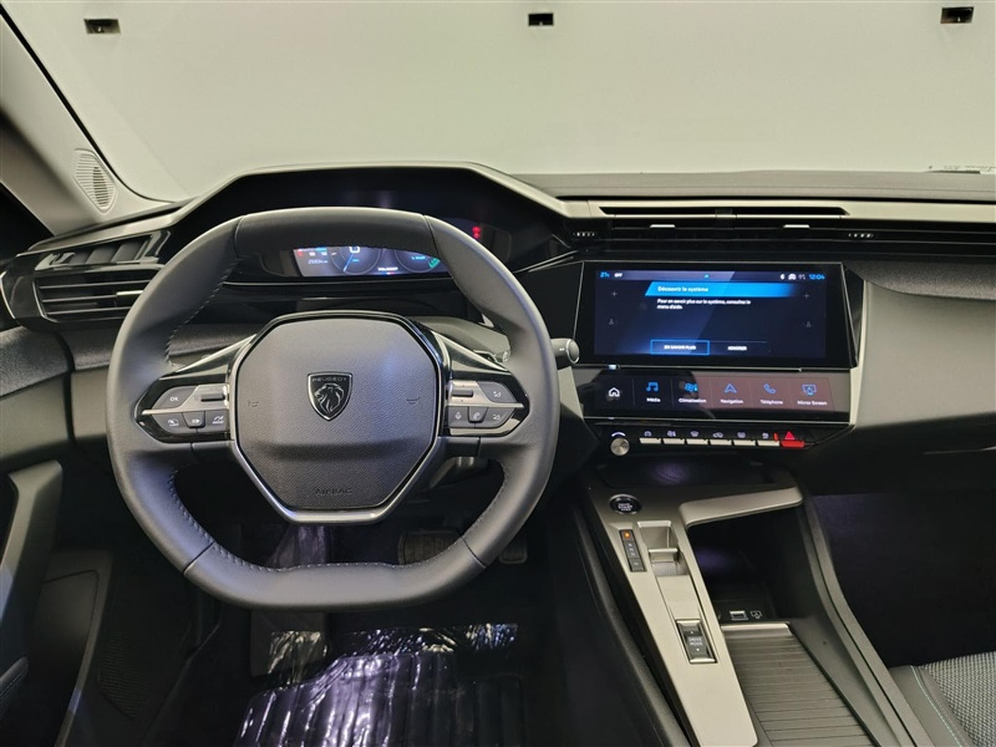 Peugeot 408 1.2 Hybrid 136cv e-DCS6 Allure NAVI / FULL LED / CAMERA 360 (2025) - Photo 8