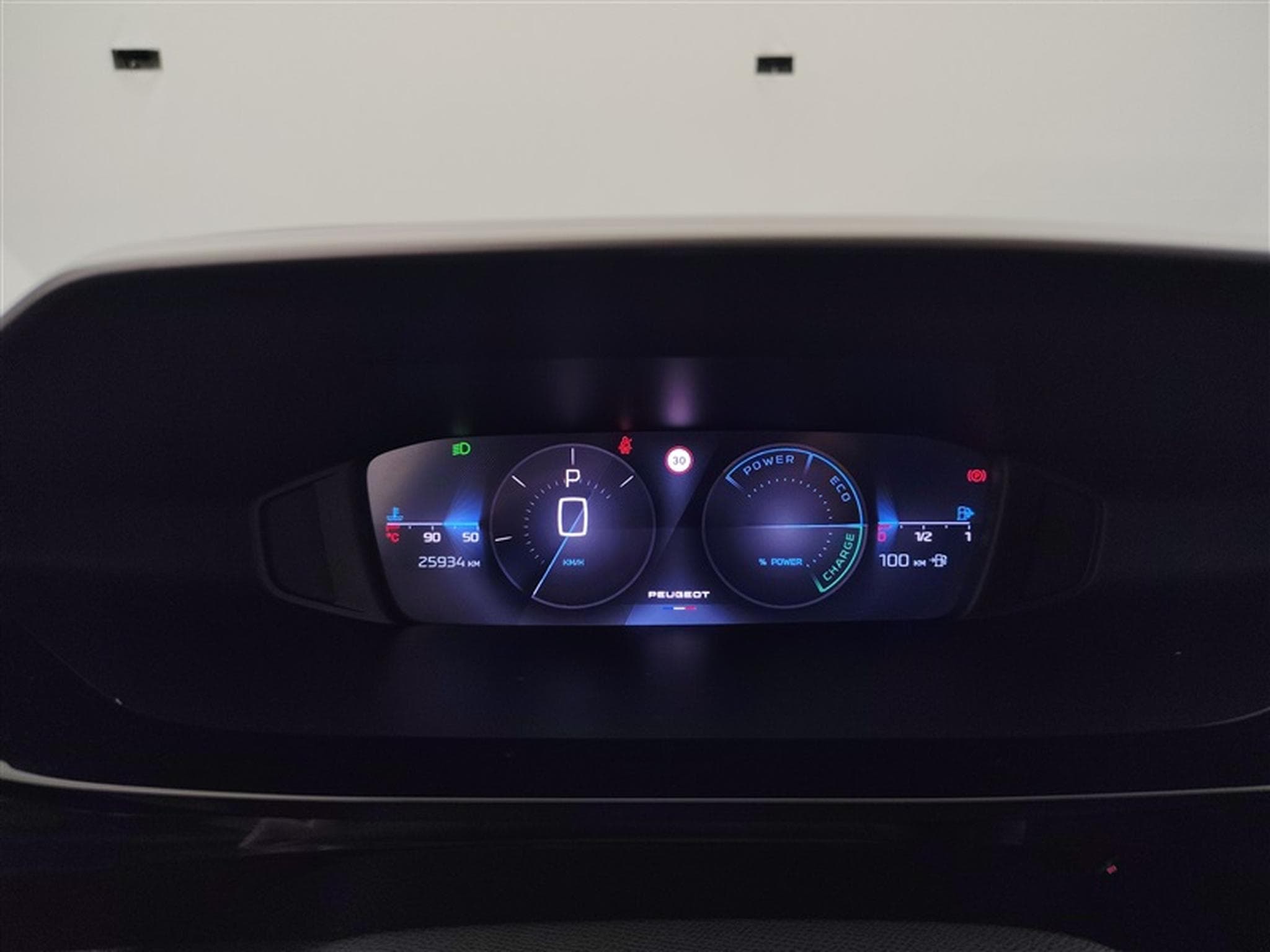 Peugeot 408 1.2 Hybrid 136cv e-DCS6 Allure NAVI / FULL LED / CAMERA 360 (2025) - Photo 9