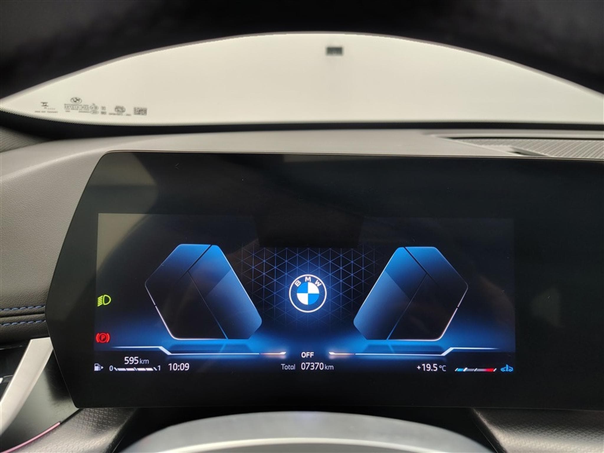 BMW X1 1.5iA sDrive18 Pack M PRO NAVI / FULL LED / PANO / JA 19" (2025) - Photo 10