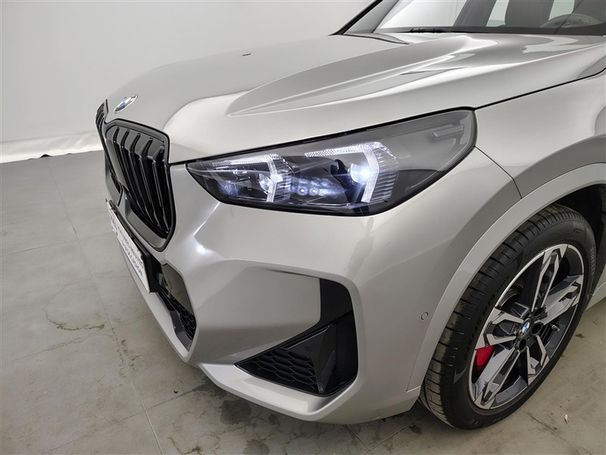 BMW X1 1.5iA sDrive18 Pack M PRO NAVI / FULL LED / PANO / JA 19" (2025) - Photo 15