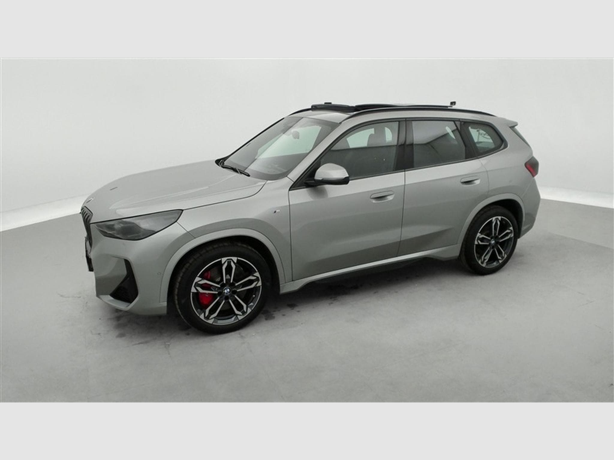 BMW X1 1.5iA sDrive18 Pack M PRO NAVI / FULL LED / PANO / JA 19" (2025) - Photo 23