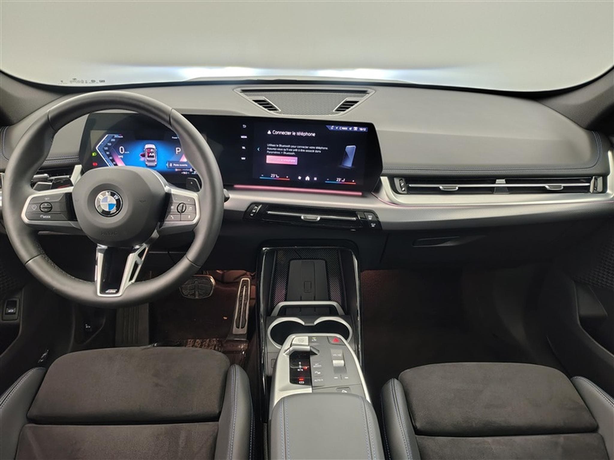 BMW X1 1.5iA sDrive18 Pack M PRO NAVI / FULL LED / PANO / JA 19" (2025) - Photo 8