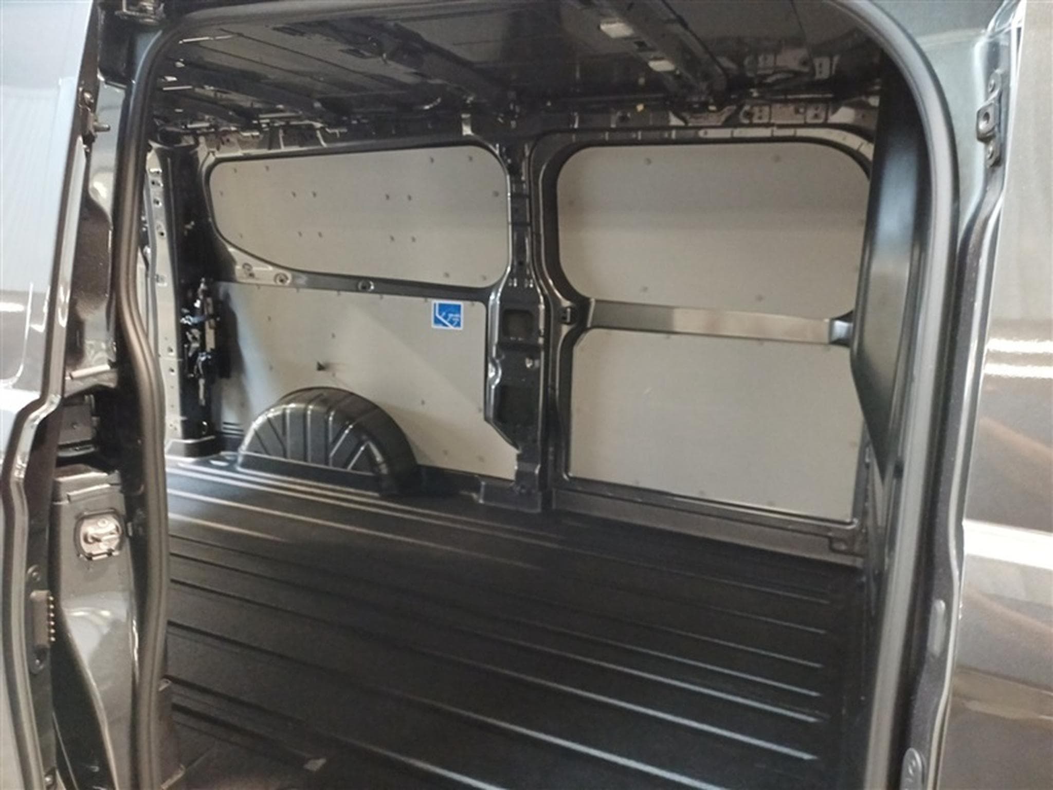 Ford Transit 2.0 TDCi L2H1 CarPlay/CAM/NAVI (2025) - Photo 14