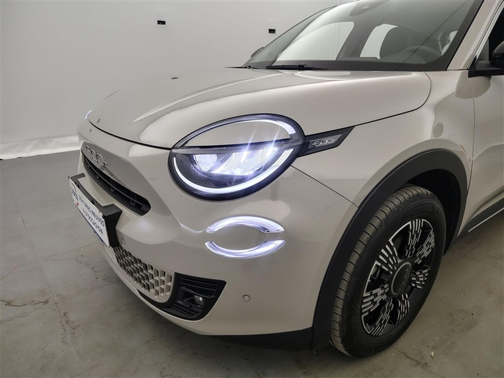 Fiat 600 1.2 Hybrid 136cv DCT Icone NAVI / FULL LED / KEYLESS / CAM (2025) - Photo 15