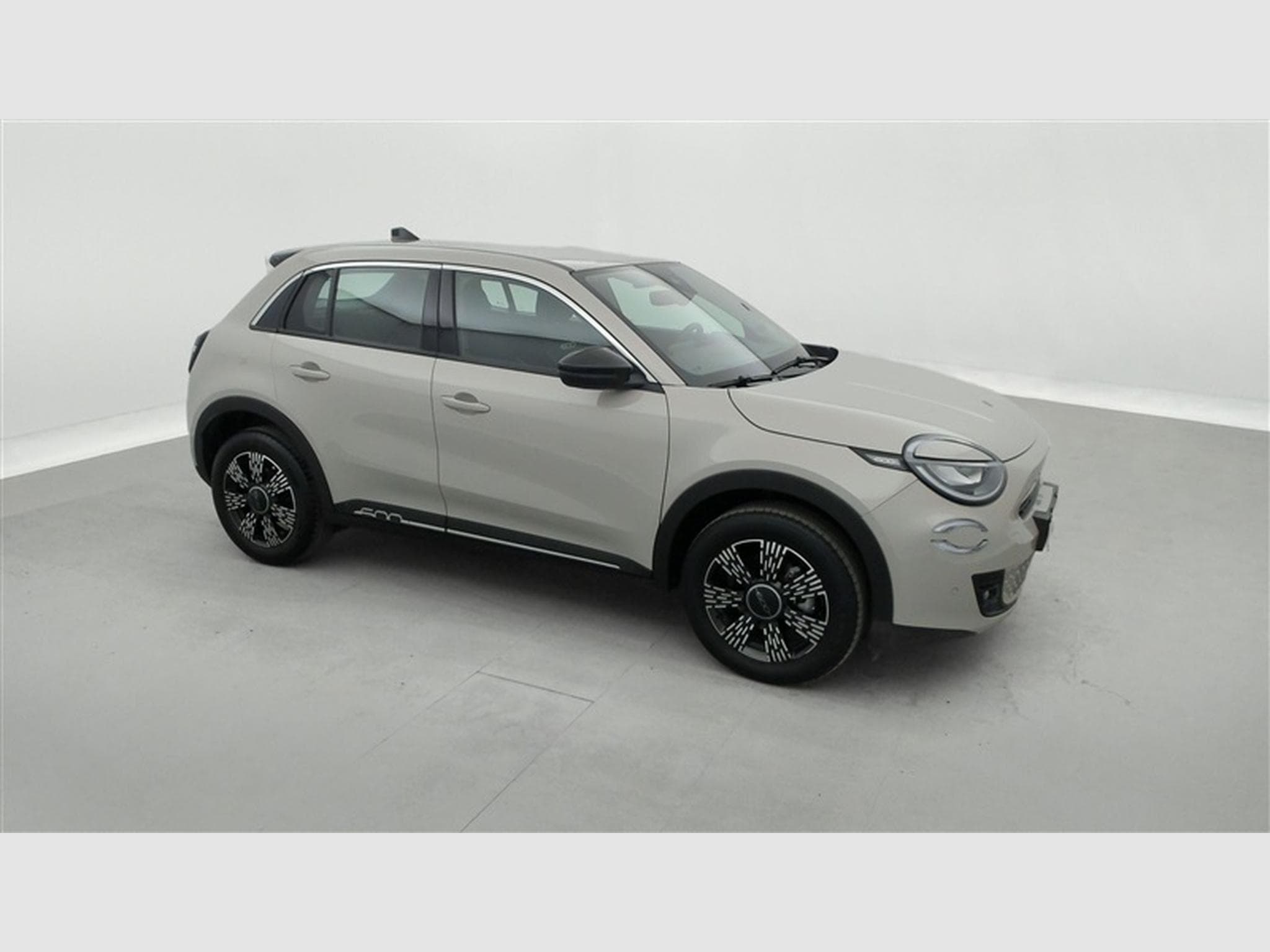 Fiat 600 1.2 Hybrid 136cv DCT Icone NAVI / FULL LED / KEYLESS / CAM (2025) - Photo 23