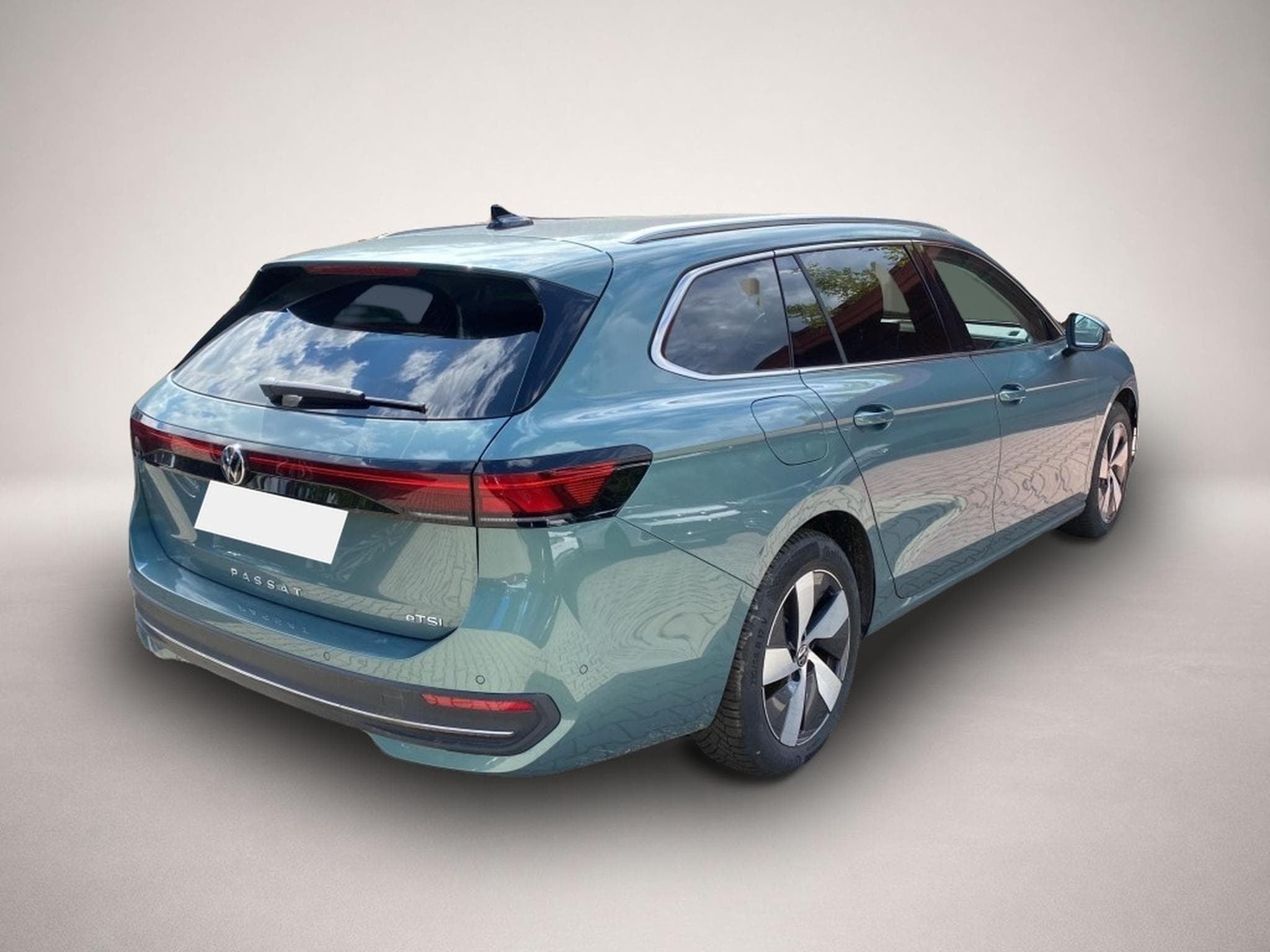 VW Passat (2025) - Photo 4