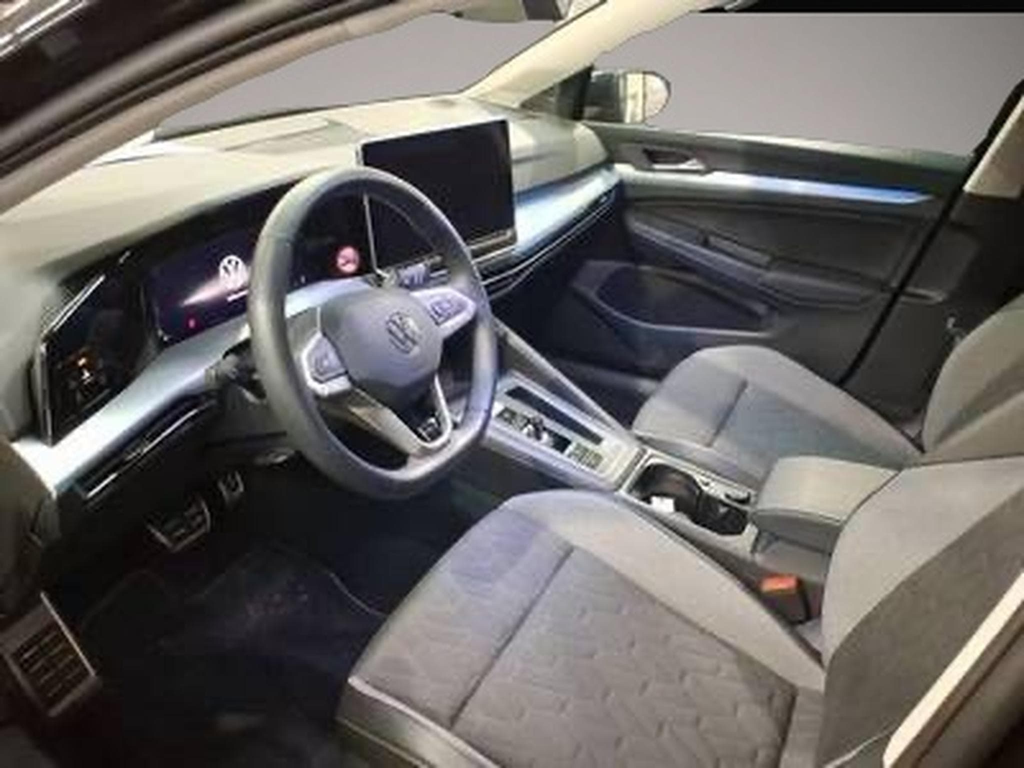 VW Golf (2025) - Photo 3