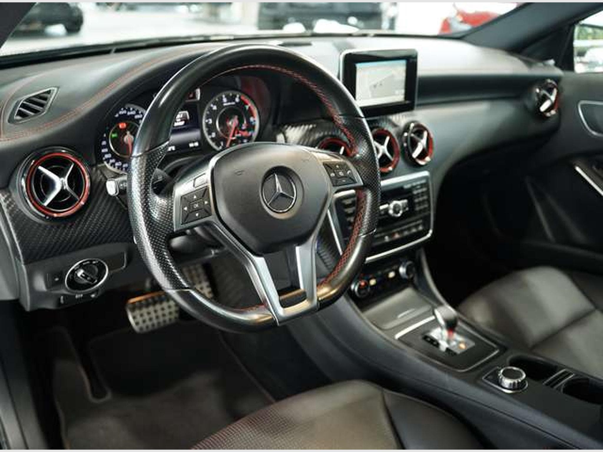 Mercedes A 45 AMG 4M 2H *19 *Perf-AGA *H&K *Kamera *Pano (2014) - Photo 26
