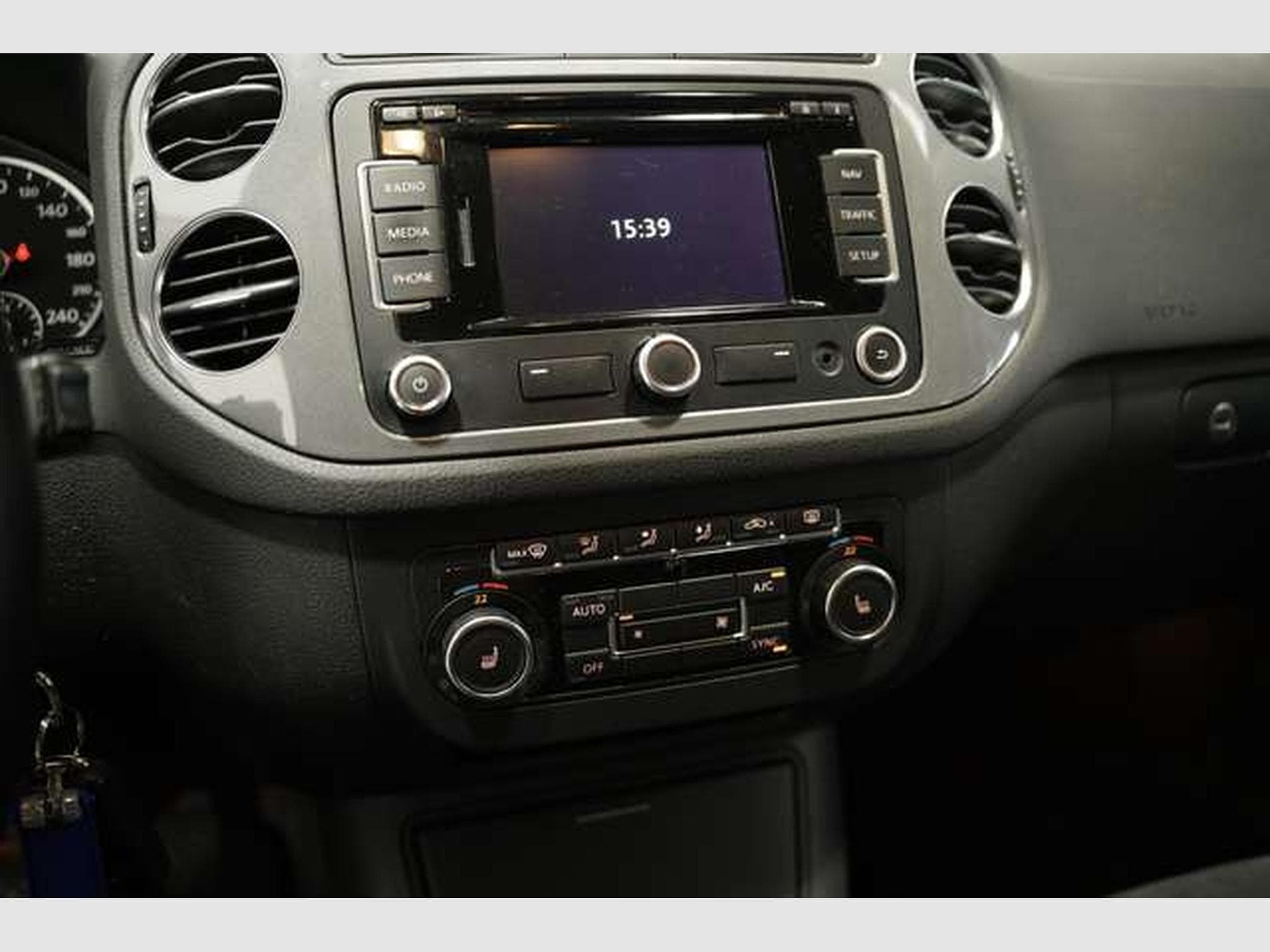 VW Tiguan Sport & Style BMT *Navi *AHK *SHZ *Tempo (2014) - Photo 15