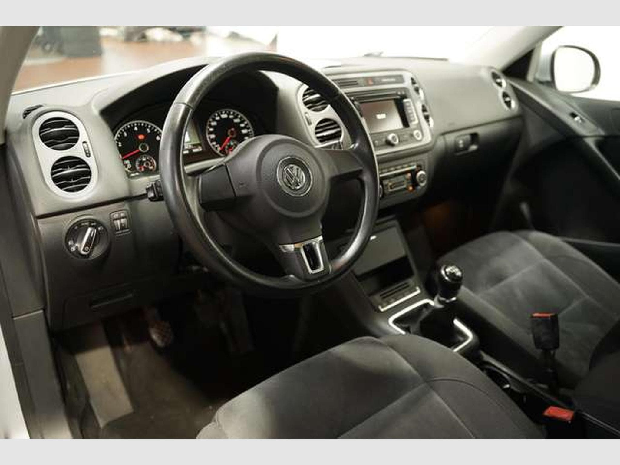 VW Tiguan Sport & Style BMT *Navi *AHK *SHZ *Tempo (2014) - Photo 7
