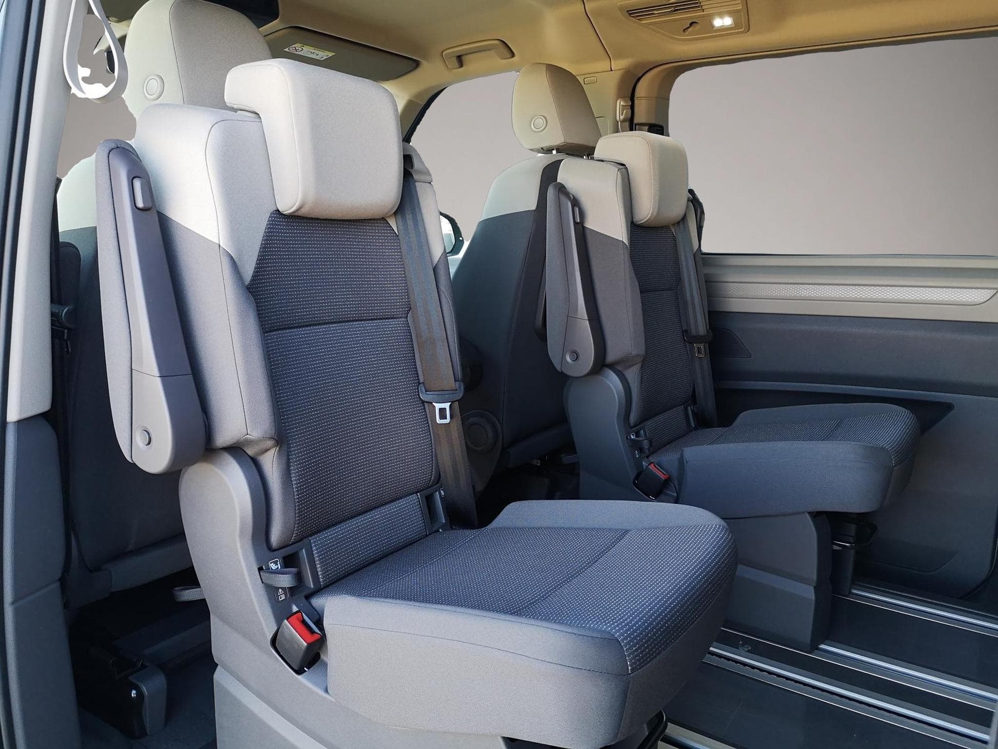 VW Multivan (2025) - Photo 4