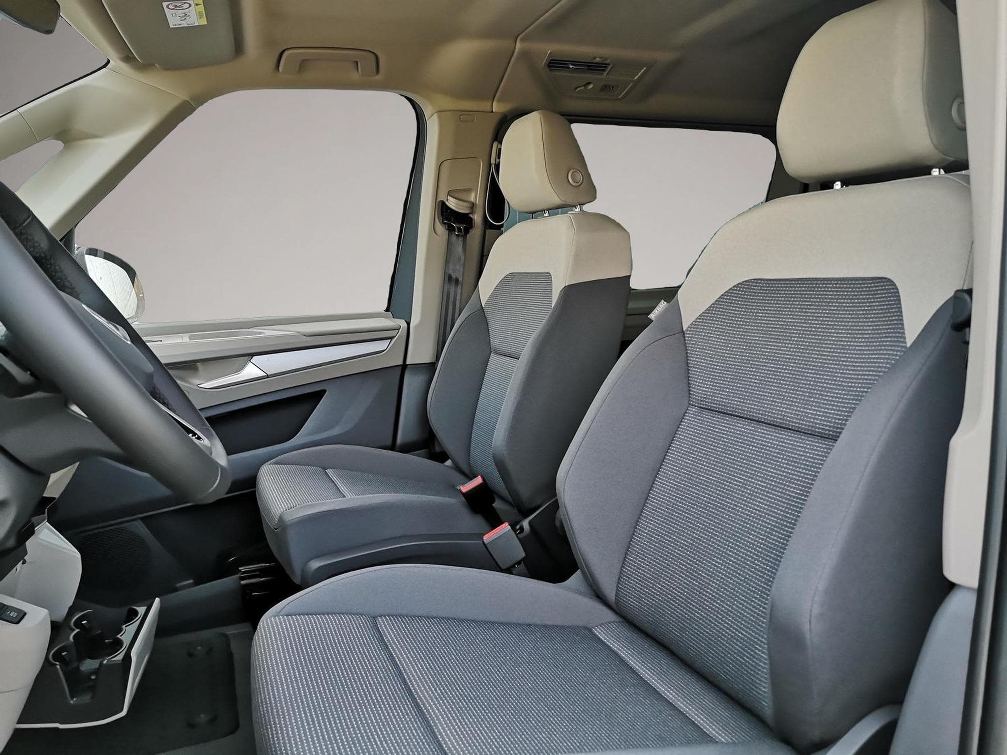 VW Multivan (2025) - Photo 4