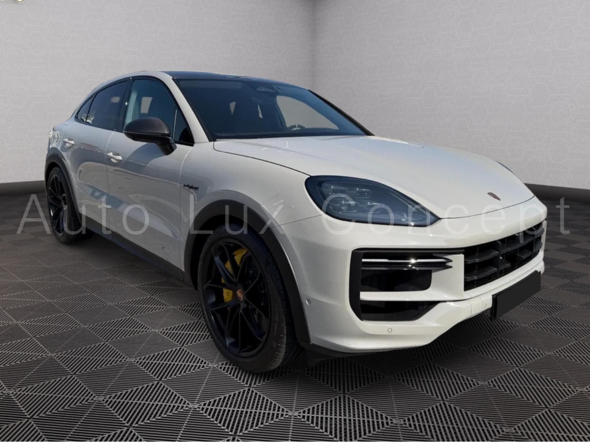 Porsche Cayenne Turbo E-Hybrid Coupé avec Pack GT (2026) - Photo 3