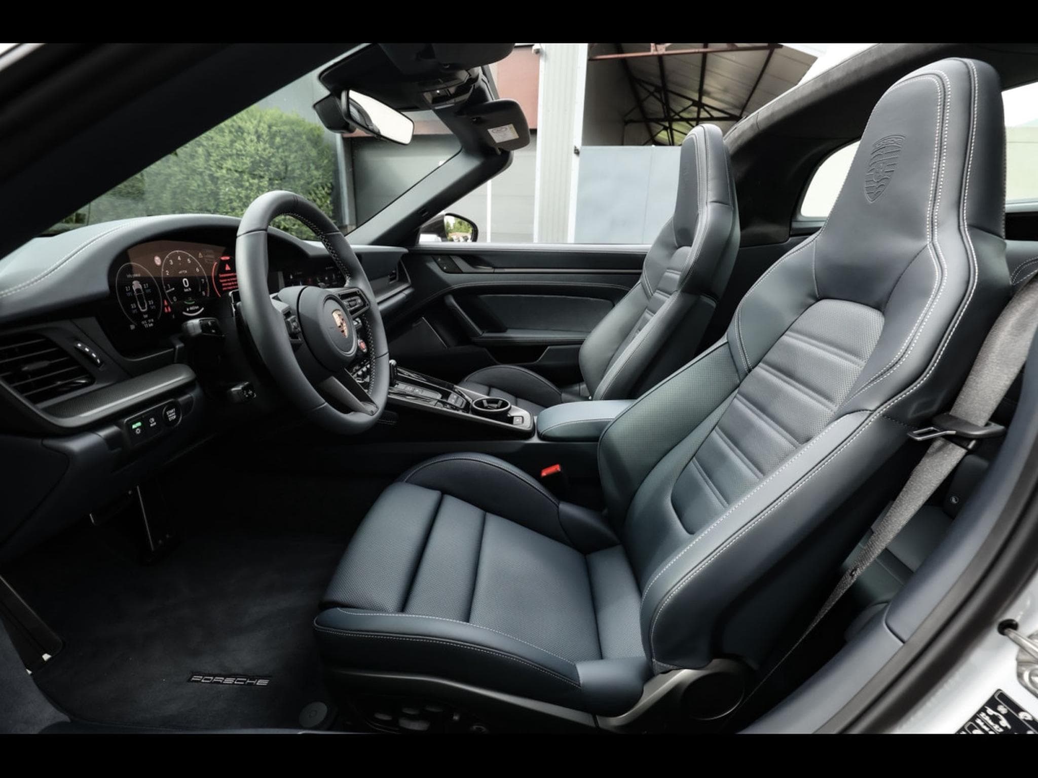 Porsche 911 (992.2) TARGA 4 GTS PDK - CARBON SPORT DESIGN PACK (2026) - Foto 11