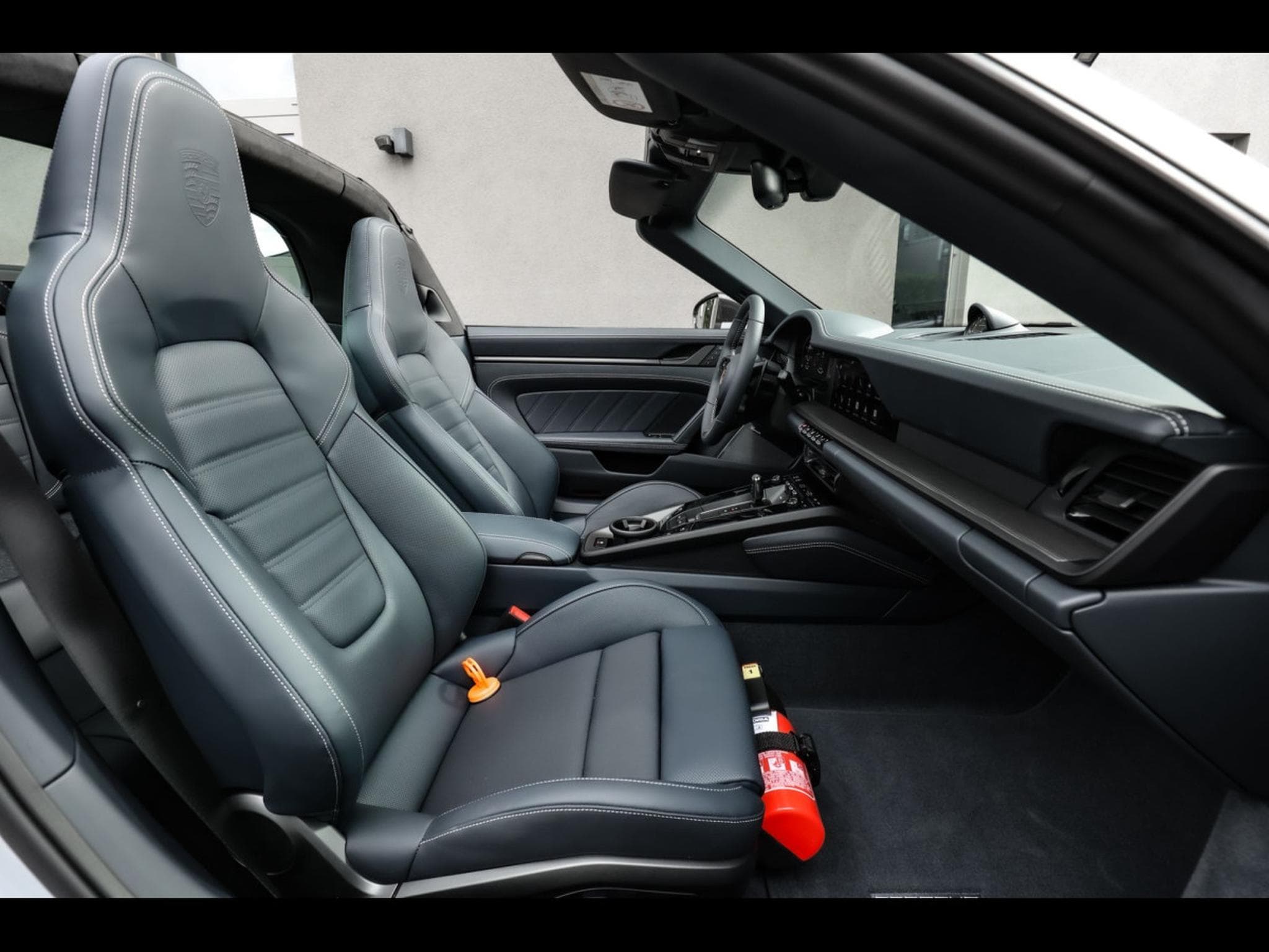 Porsche 911 (992.2) TARGA 4 GTS PDK - CARBON SPORT DESIGN PACK (2026) - Foto 13