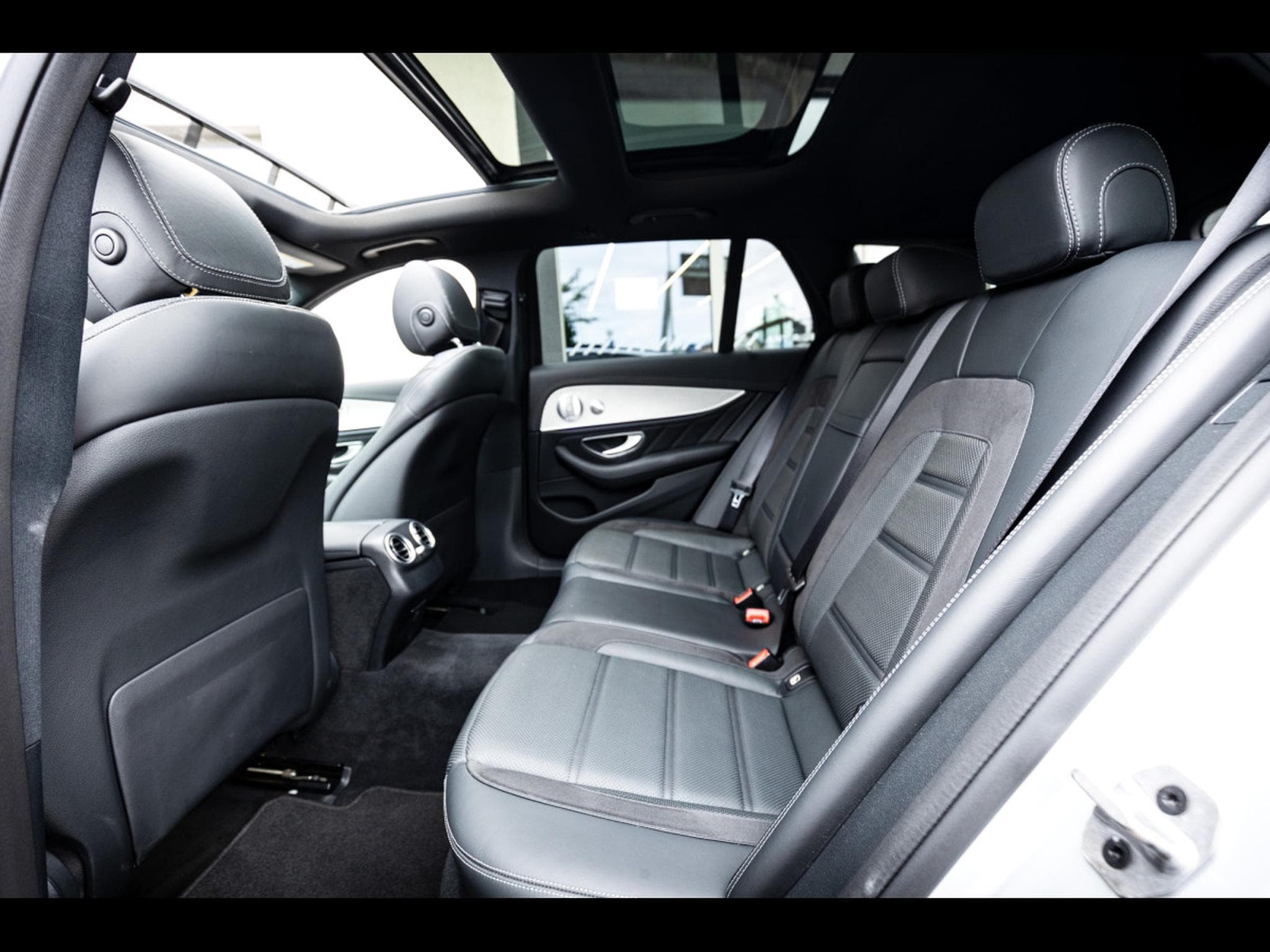 Mercedes E 63 AMG T-MODELL 4MATIC+ - NIGHT PACKAGE (2019) - Foto 14