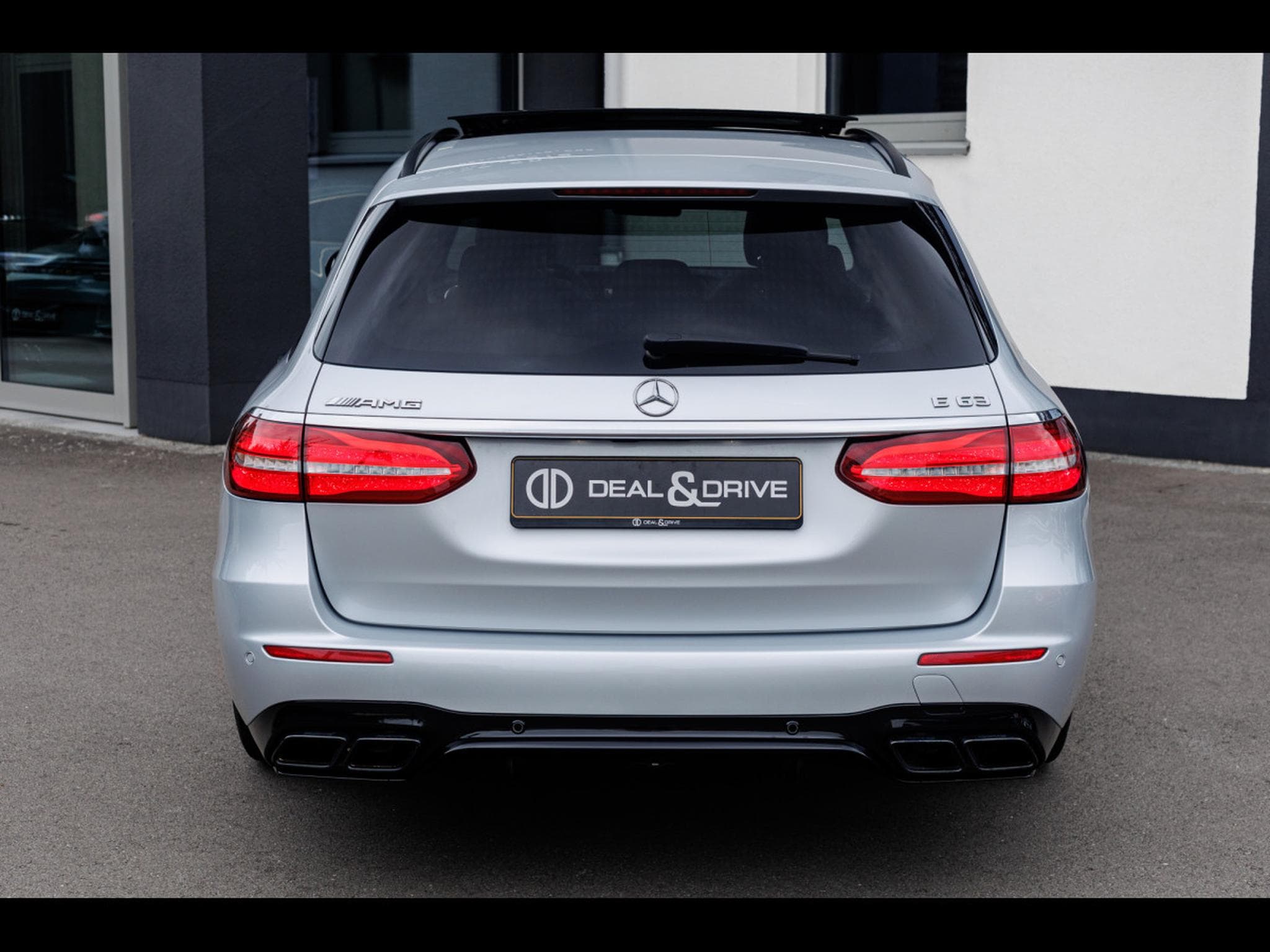 Mercedes E 63 AMG T-MODELL 4MATIC+ - NIGHT PACKAGE (2019) - Foto 4