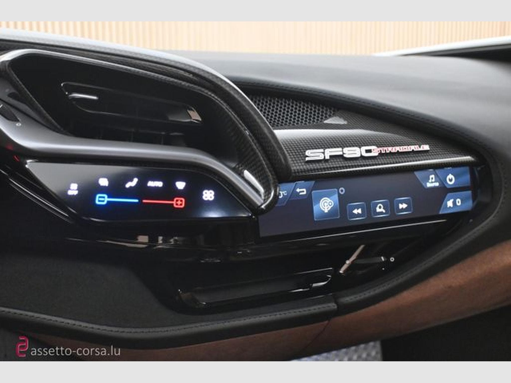 Ferrari SF90 SF90 Stradale Assetto Fiorano*Carbon*1. Hand (2023) - Photo 15