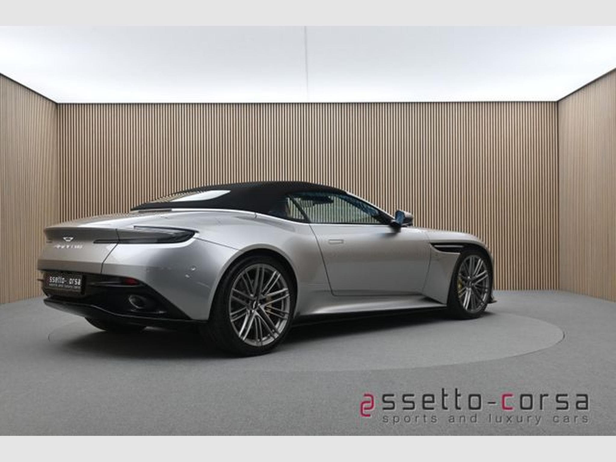 Aston-Martin DB12 DB12 Volante*Dark Chrome*Full PPF *2367km*Mwst. (2024) - Photo 12