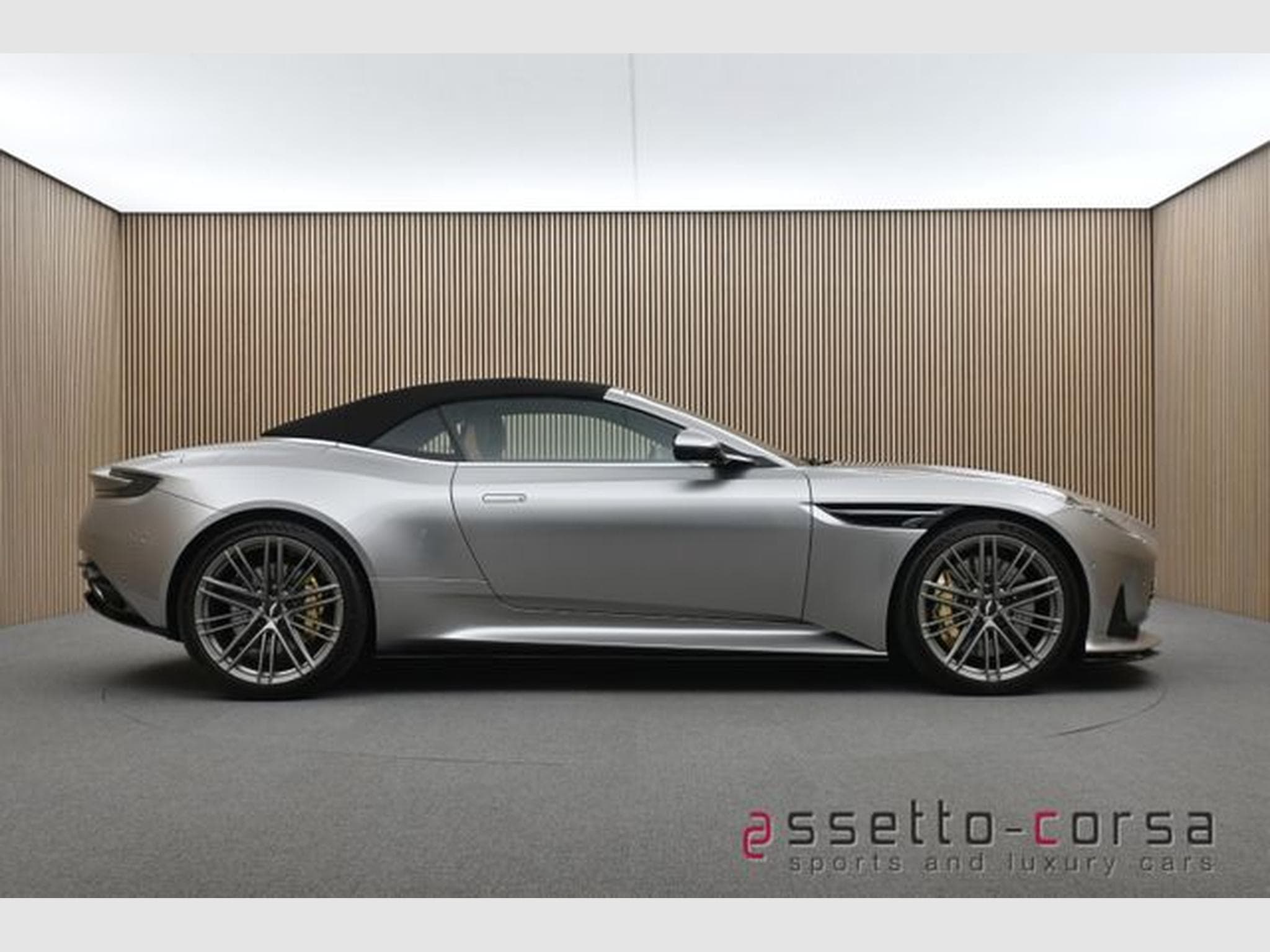 Aston-Martin DB12 DB12 Volante*Dark Chrome*Full PPF *2367km*Mwst. (2024) - Photo 13