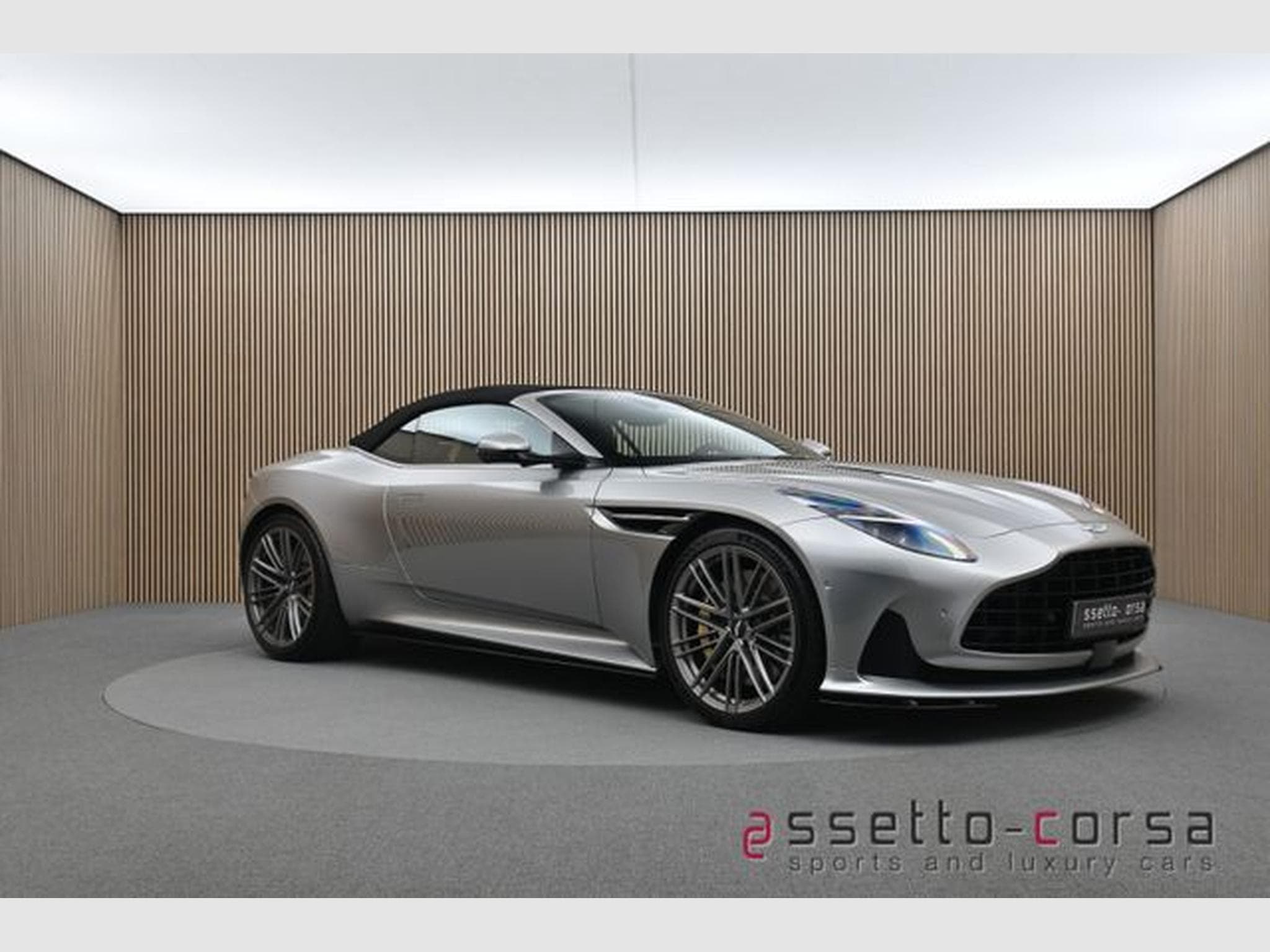 Aston-Martin DB12 DB12 Volante*Dark Chrome*Full PPF *2367km*Mwst. (2024) - Photo 14