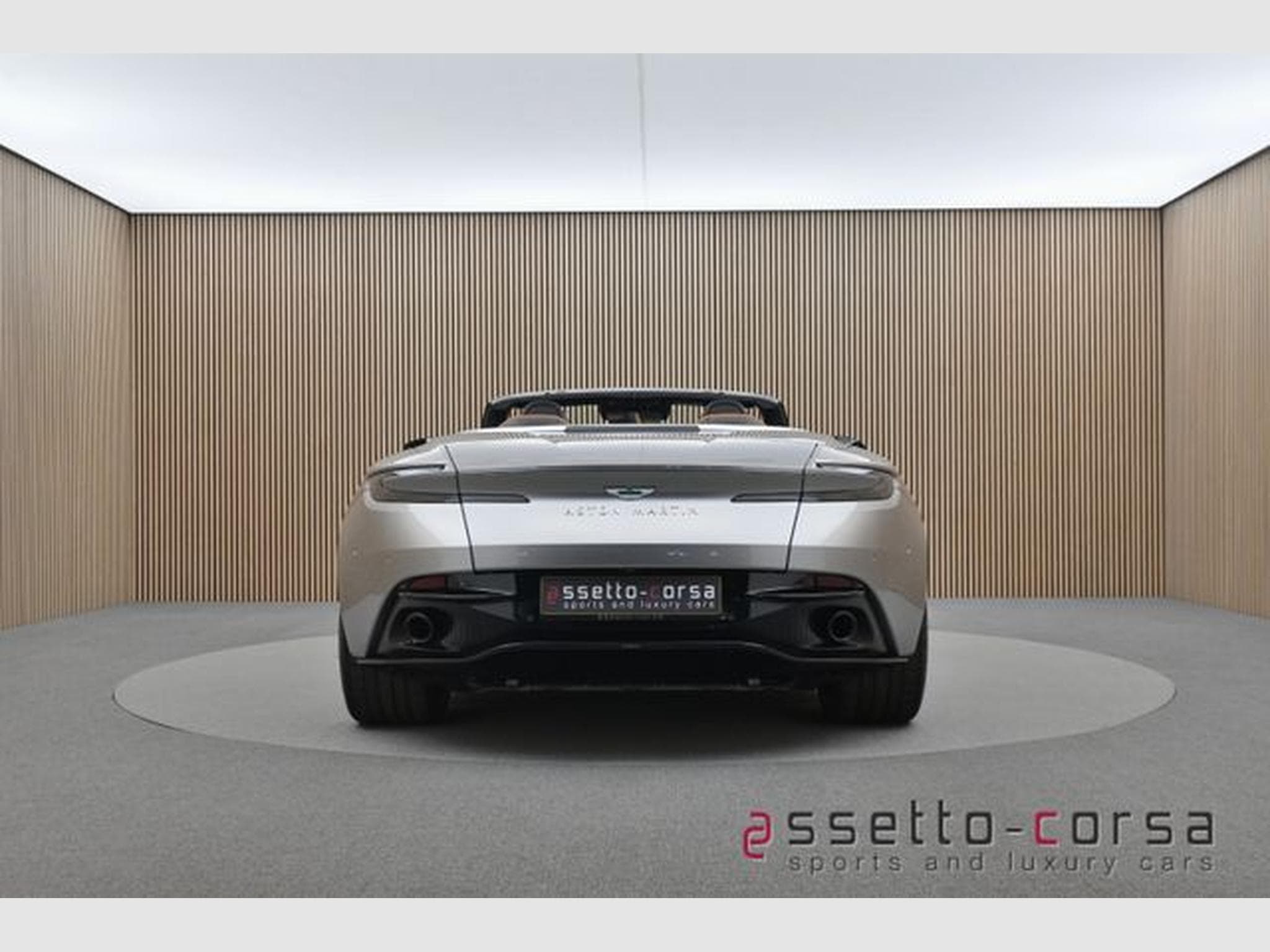Aston-Martin DB12 DB12 Volante*Dark Chrome*Full PPF *2367km*Mwst. (2024) - Photo 3