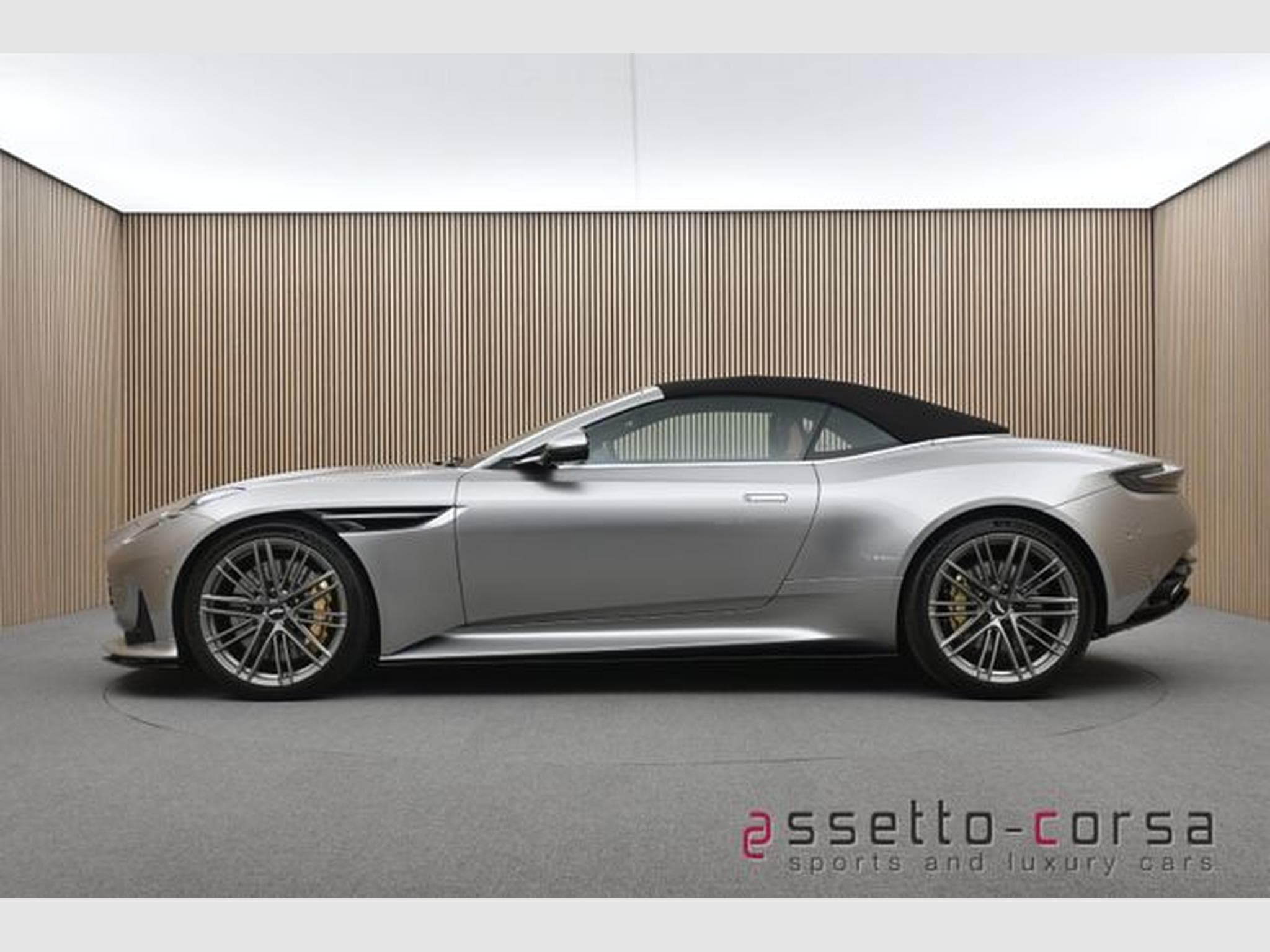 Aston-Martin DB12 DB12 Volante*Dark Chrome*Full PPF *2367km*Mwst. (2024) - Photo 9