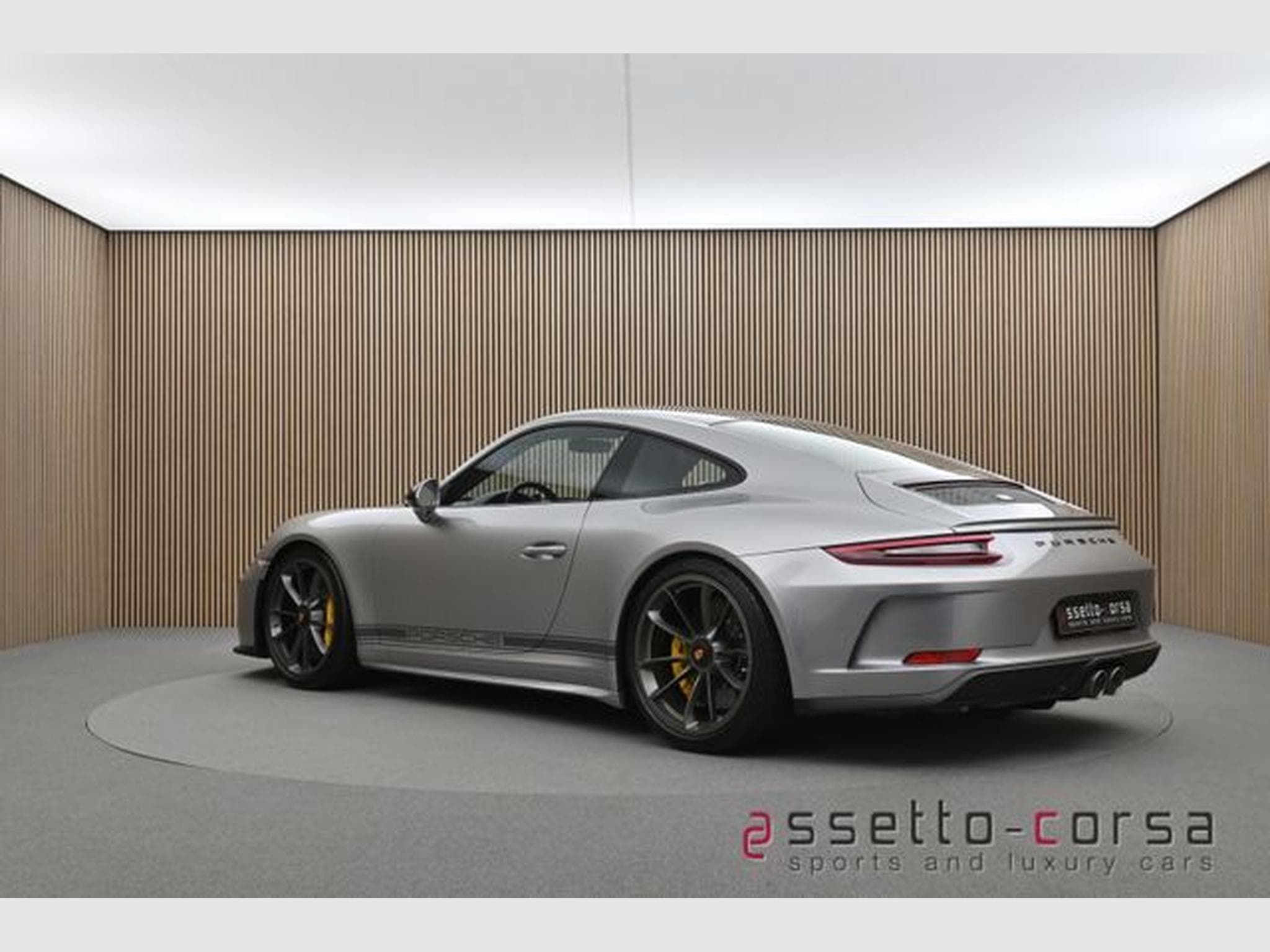 Porsche 911 991.2 GT3 Touring*PCCB*Akrapovic*Lift*LED*918 (2018) - Photo 2