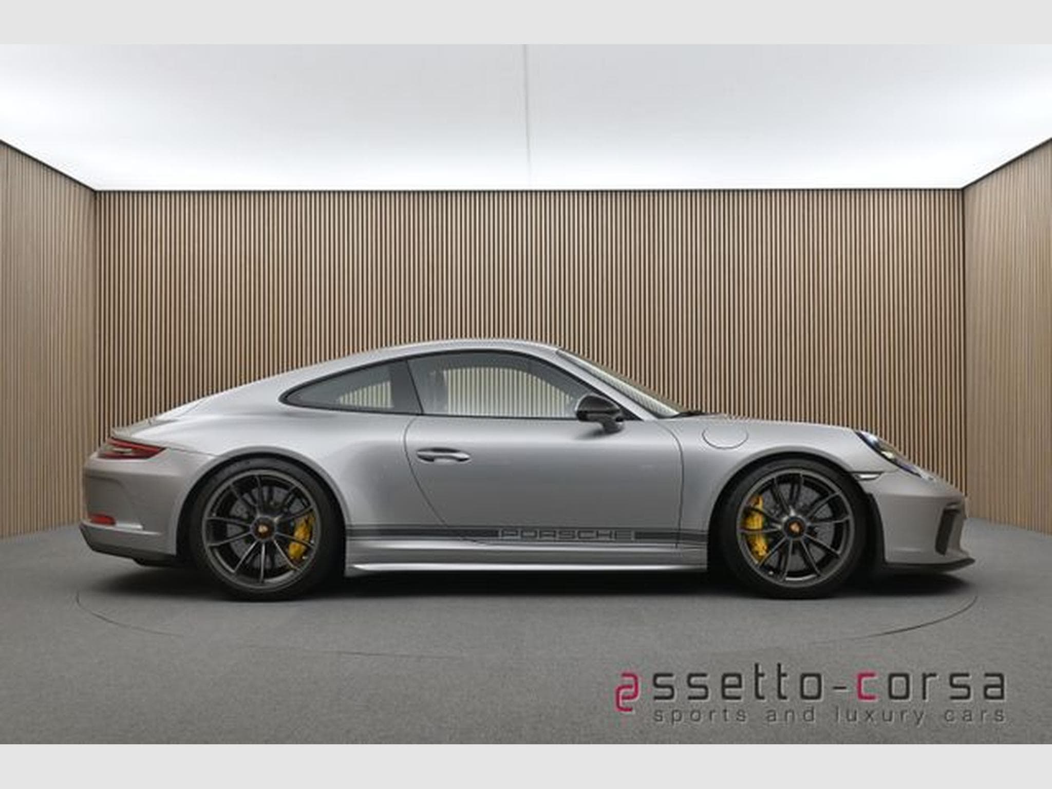 Porsche 911 991.2 GT3 Touring*PCCB*Akrapovic*Lift*LED*918 (2018) - Photo 5