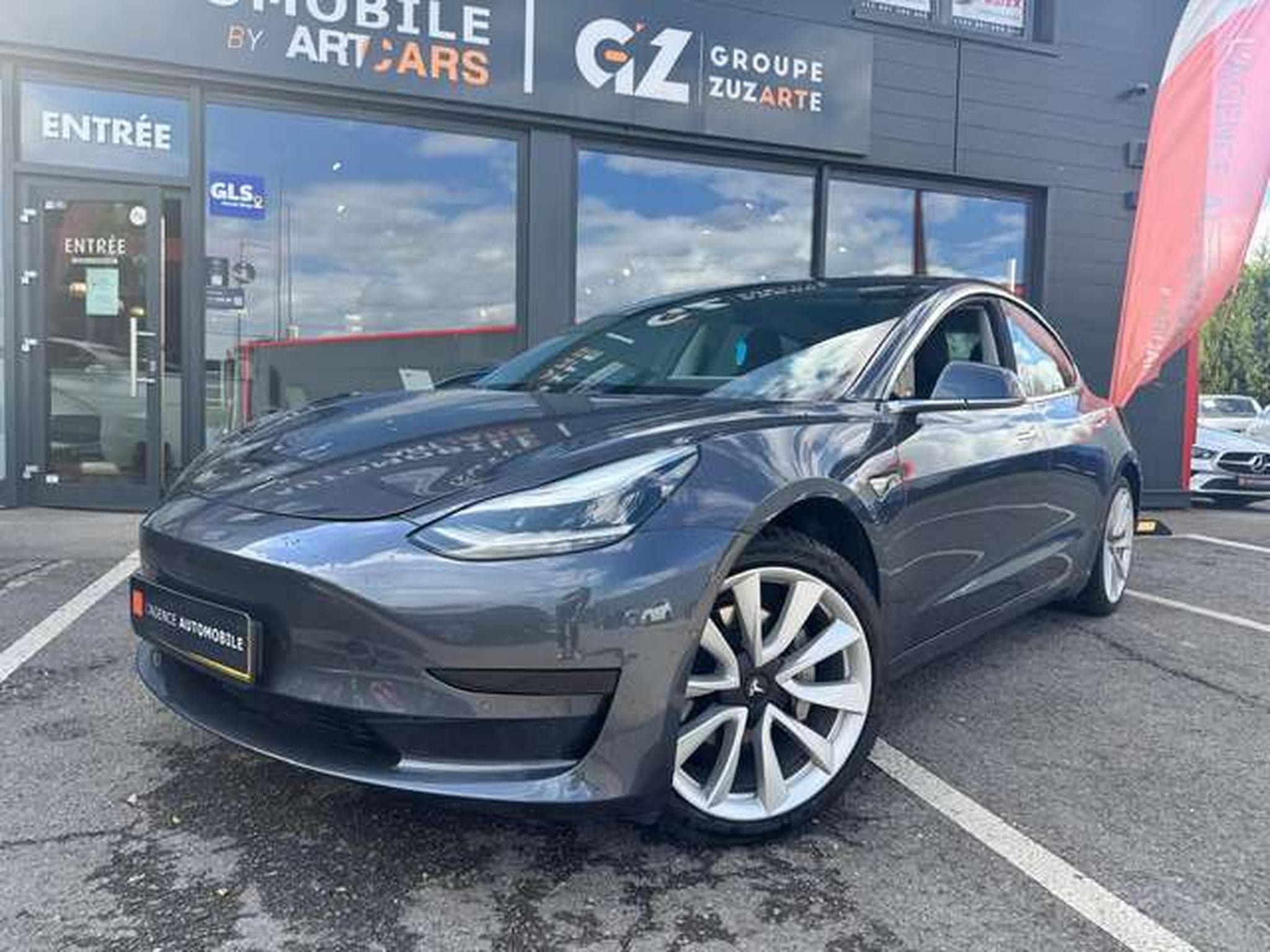 Tesla Model 3 Model 3 Langstreckenbatterie Hinterradantrieb (2020) - Foto 2