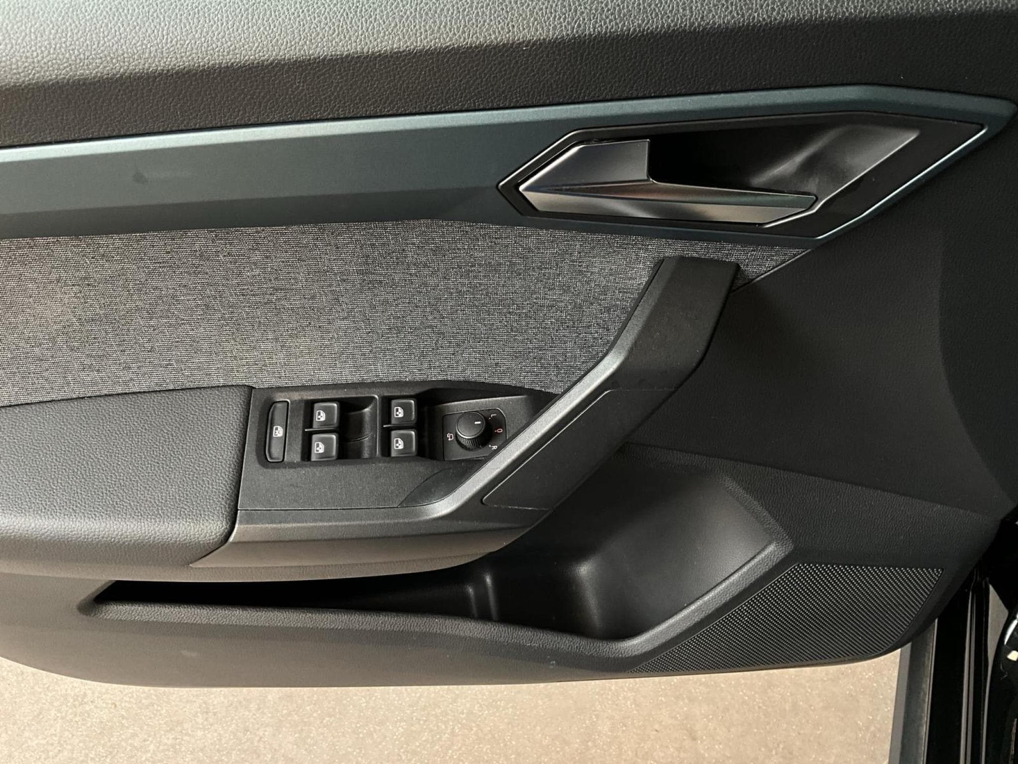 Seat Arona Xperience+DSG+FullLED+P.Safe-Drive.M+Navi+P.Vision+ (2022) - Foto 14