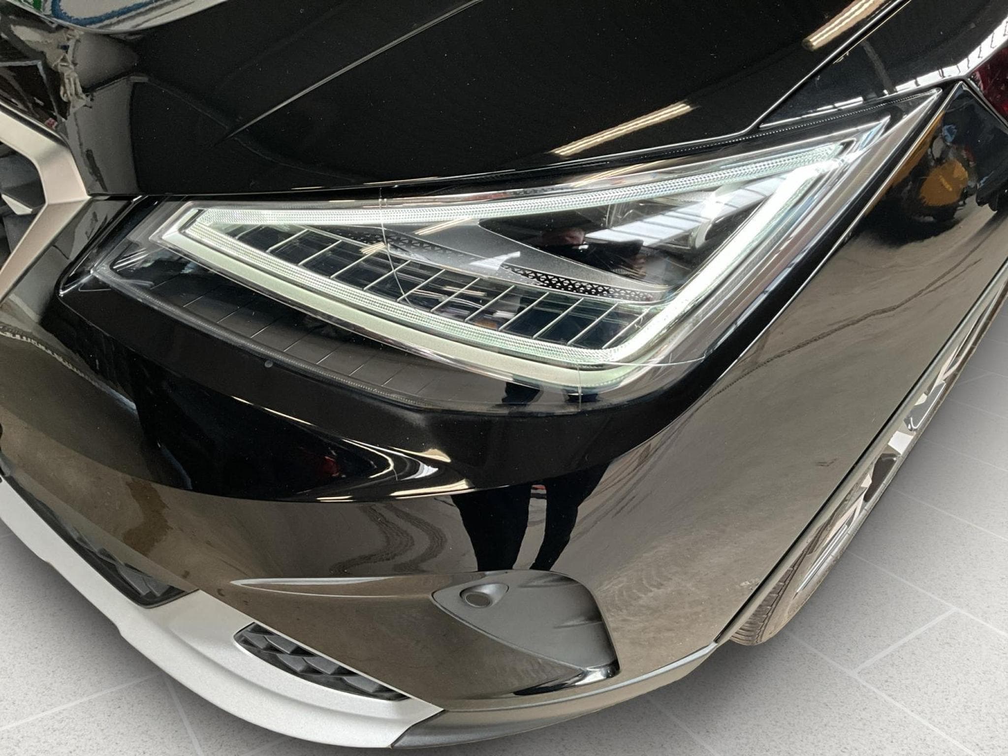Seat Arona Xperience+DSG+FullLED+P.Safe-Drive.M+Navi+P.Vision+ (2022) - Foto 17