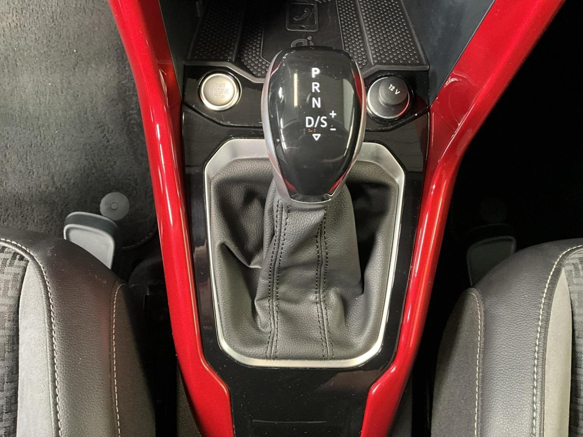 VW T-Roc R-Line+DSG+LED+BEATS+BlackStyle+keyless (2023) - Foto 12