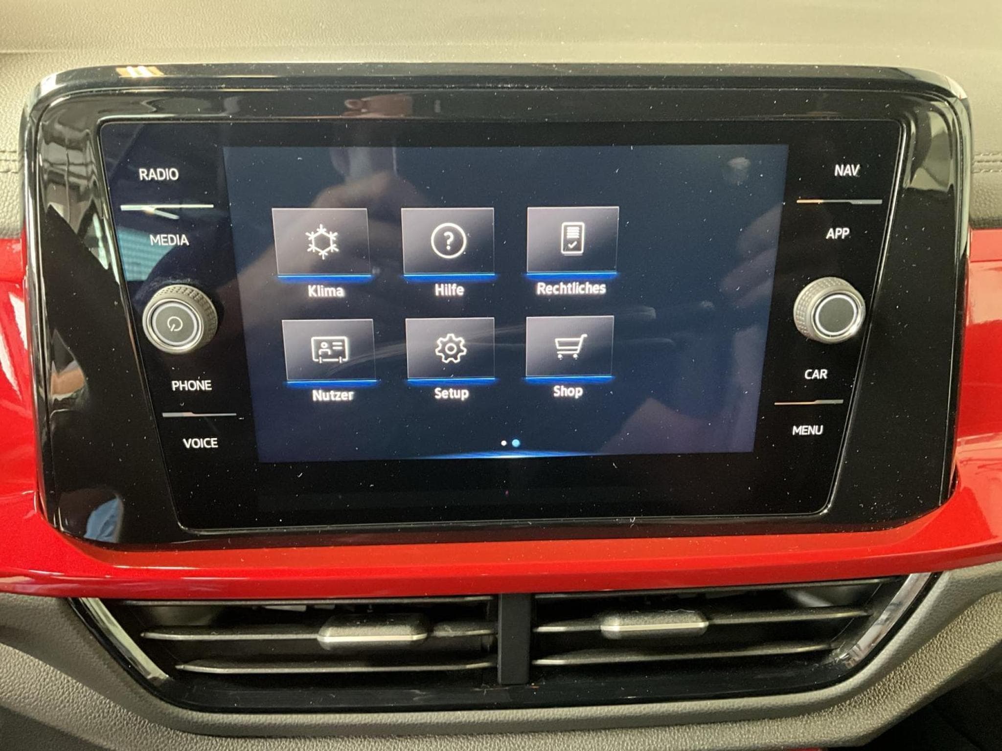 VW T-Roc R-Line+DSG+LED+BEATS+BlackStyle+keyless (2023) - Foto 18