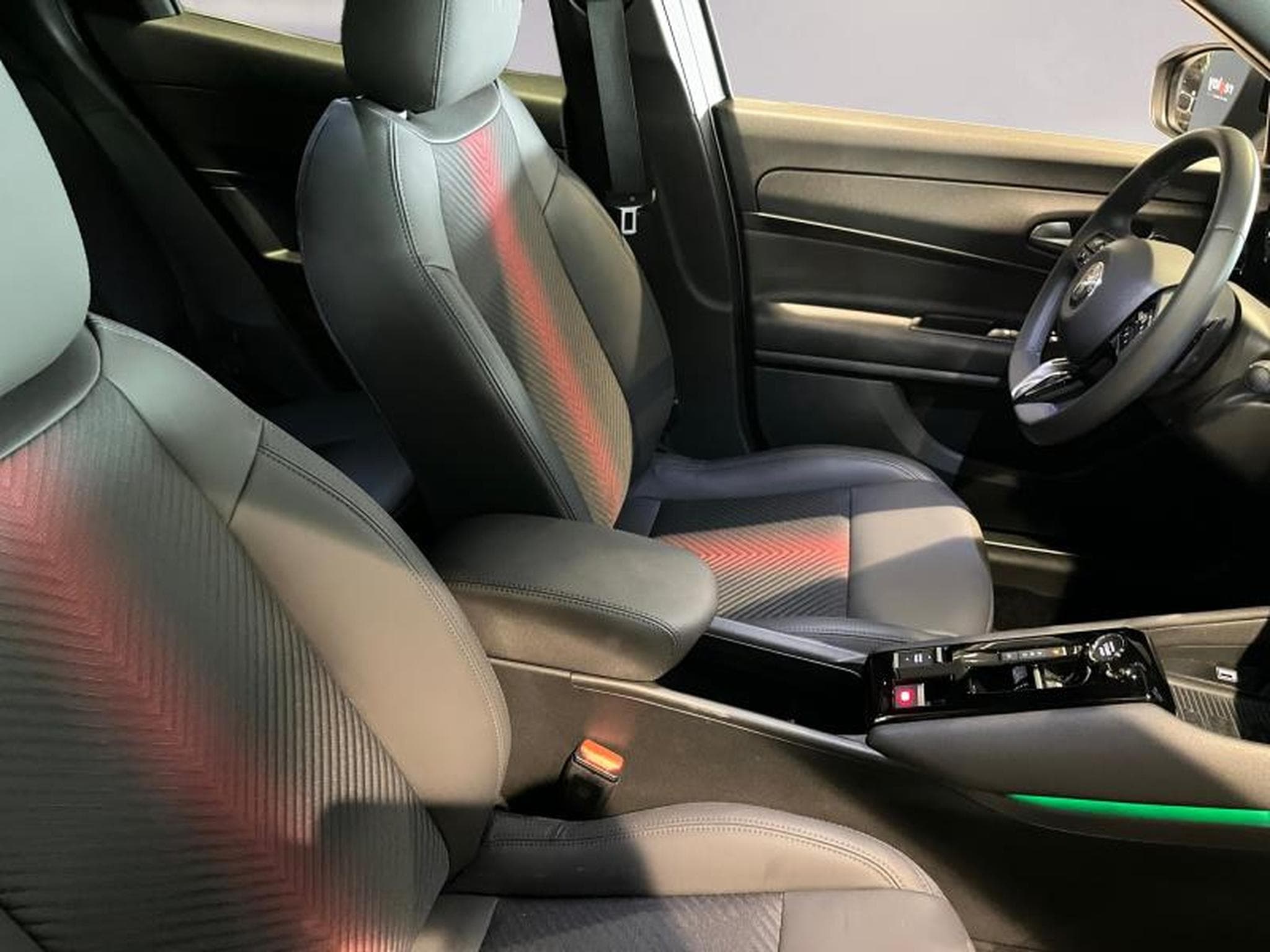 Alfa-Romeo Junior Junior 1.2 Ibrida 145 (2025) - Foto 12