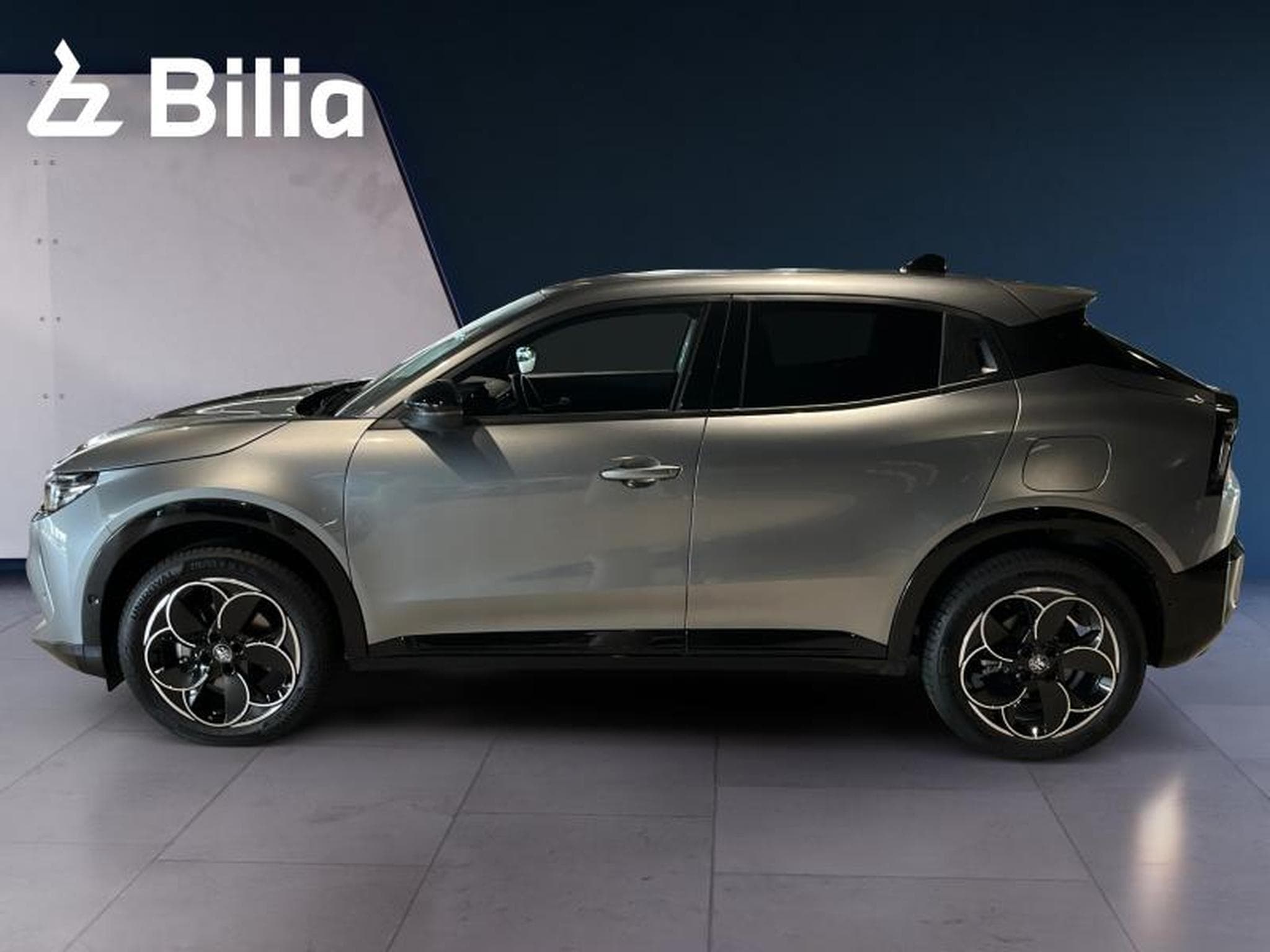Alfa-Romeo Junior Junior 1.2 Ibrida 145 (2025) - Foto 3