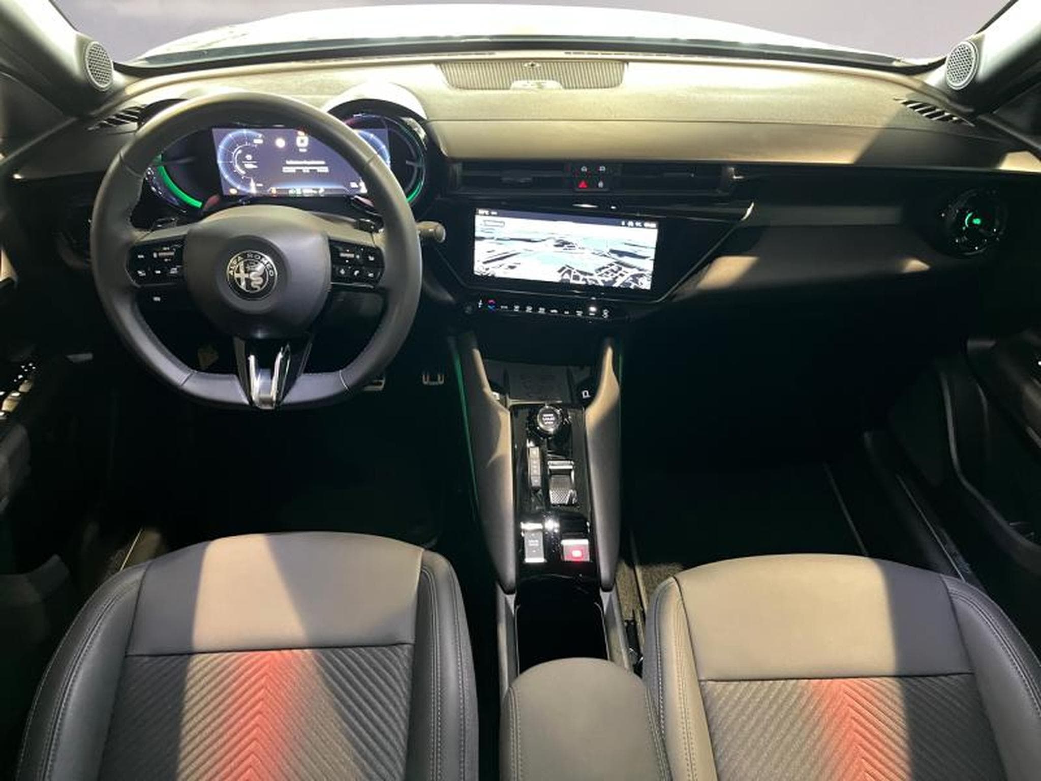 Alfa-Romeo Junior Junior 1.2 Ibrida 145 (2025) - Foto 7