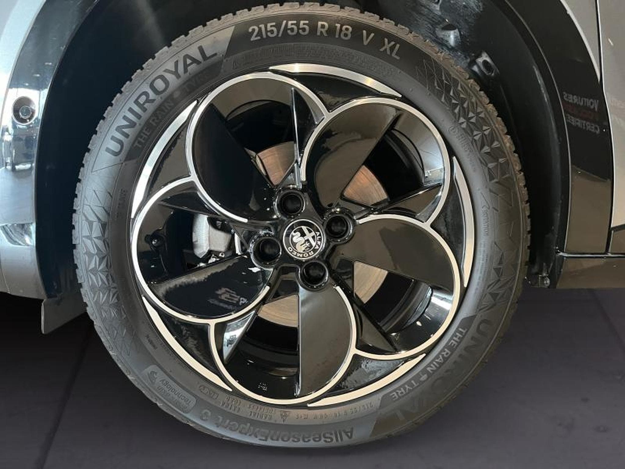 Alfa-Romeo Junior Junior 1.2 Ibrida 145 (2025) - Foto 9
