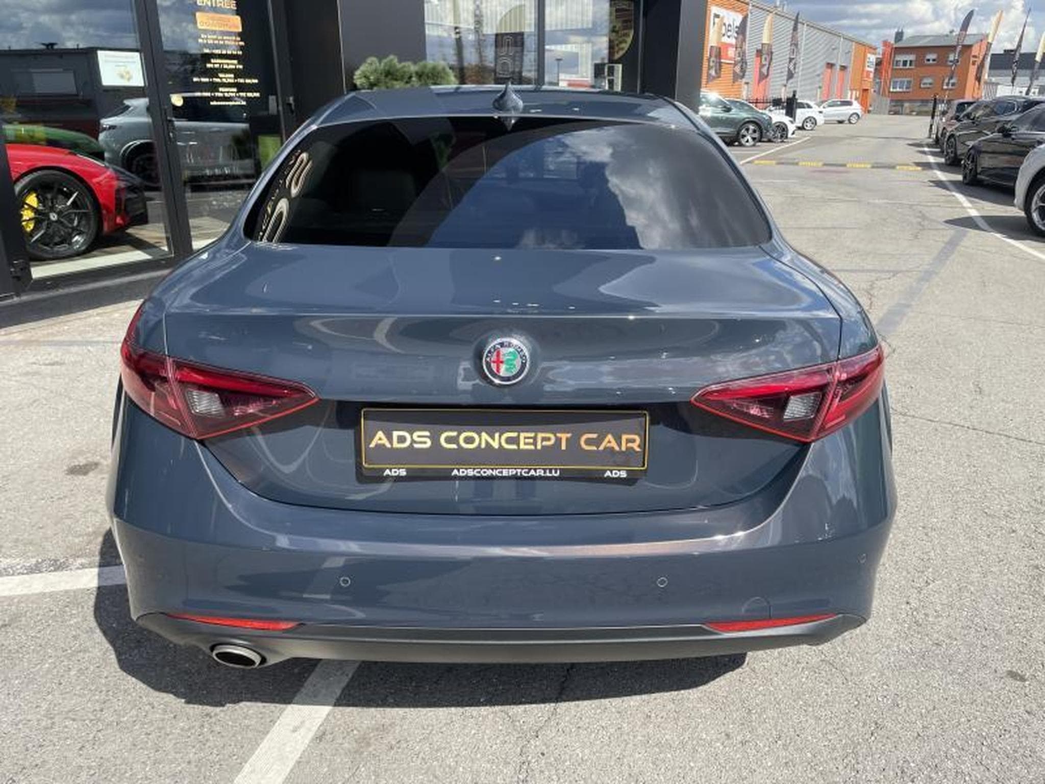 Alfa-Romeo Giulia Turbo Diesel 150ch/GPS/Bluetooth/Radar AV AR (2017) - Photo 11