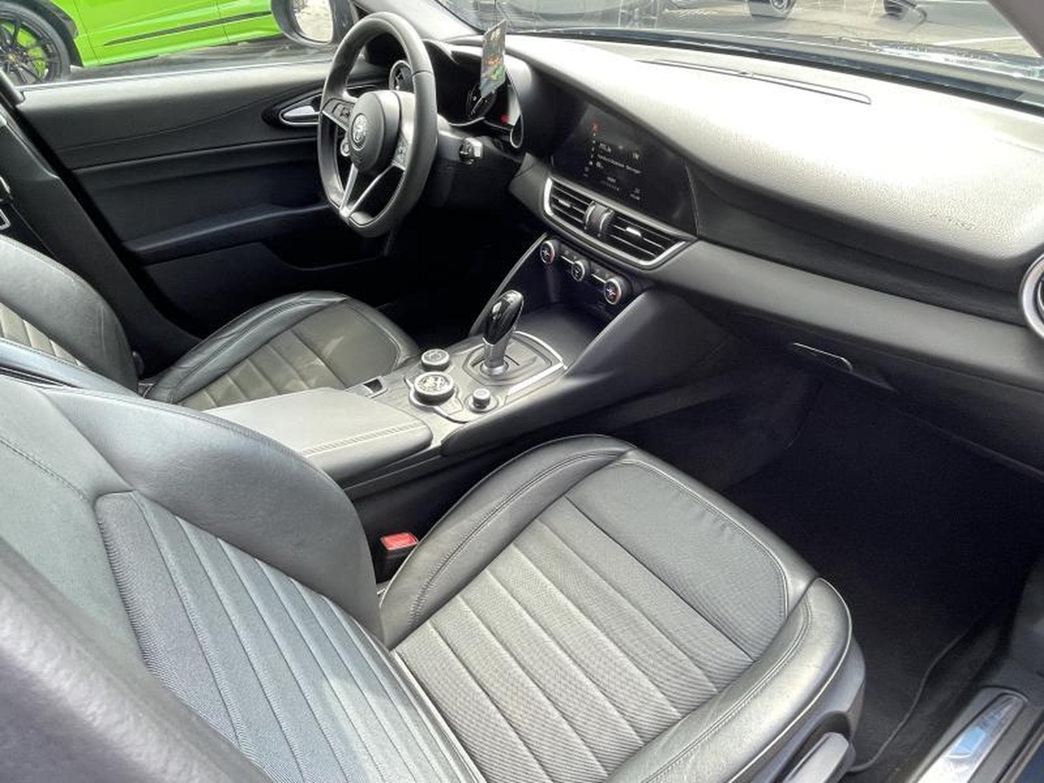 Alfa-Romeo Giulia Turbo Diesel 150ch/GPS/Bluetooth/Radar AV AR (2017) - Photo 8