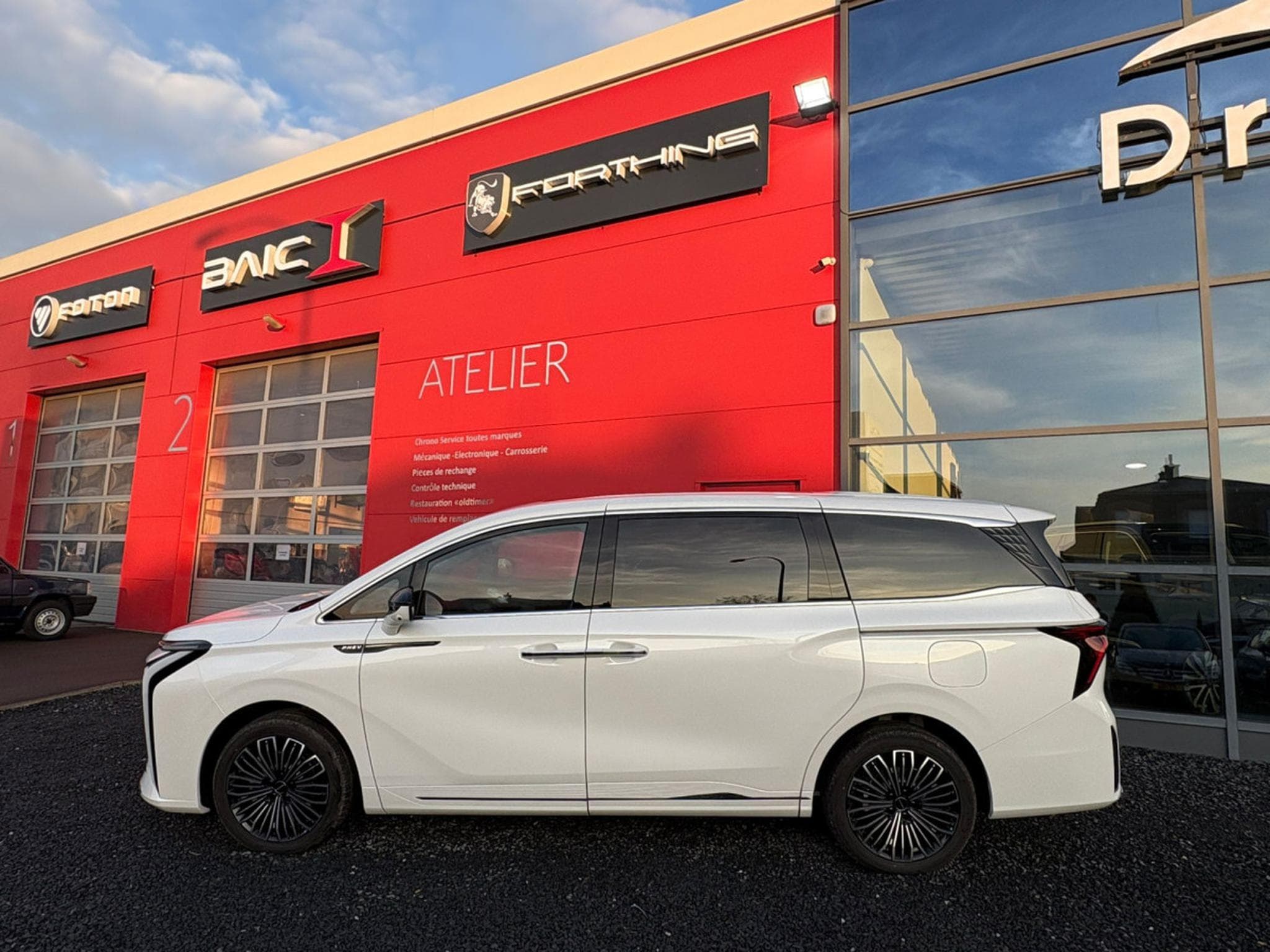 Forthing U-Tour FORTHING 9 PHEV 7 PLACES FULL OPTIONS (2026) - Foto 2