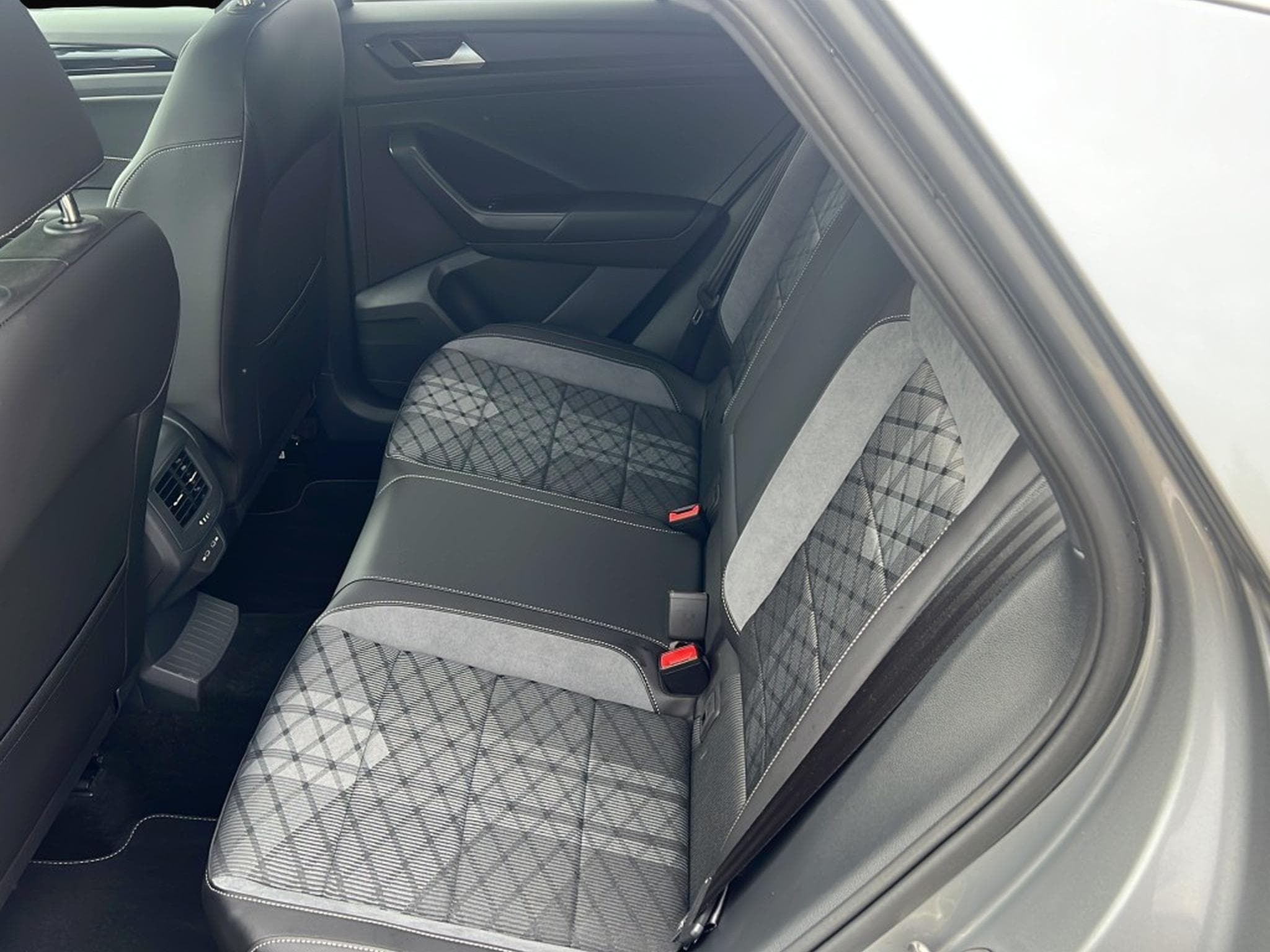 VW T-Roc (2025) - Photo 7
