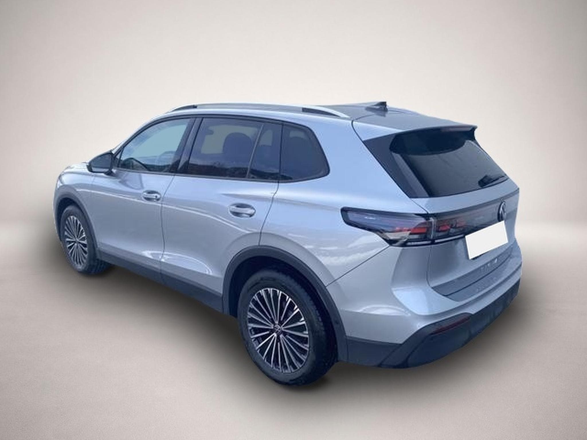VW Tiguan (2025) - Photo 2