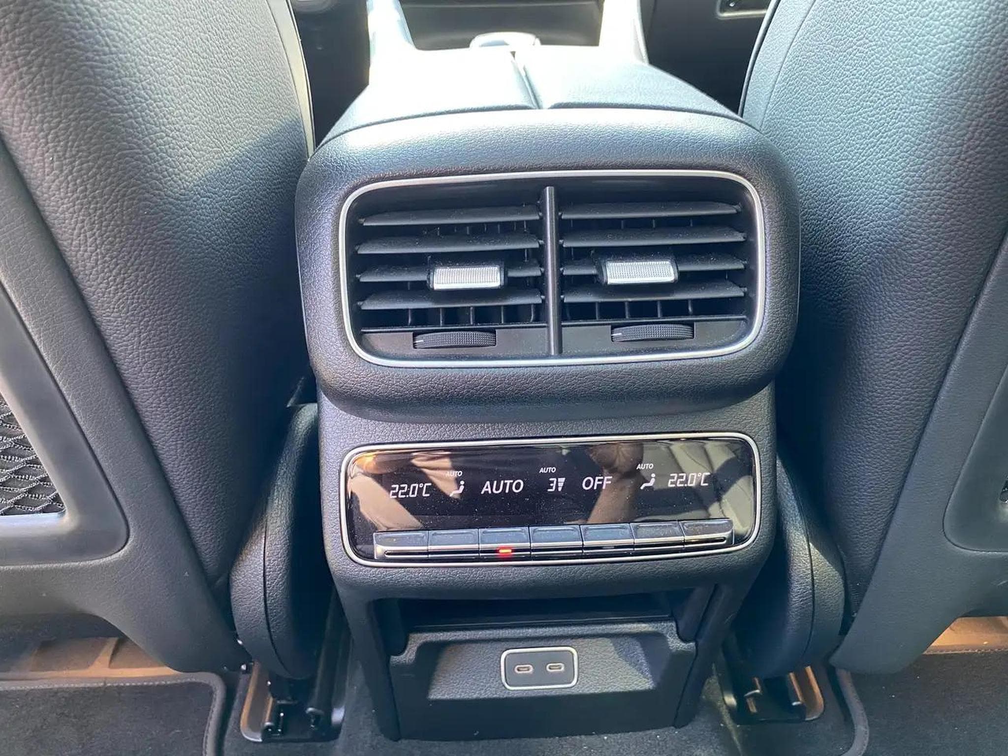 Mercedes GLA 200 (2025) - Photo 17