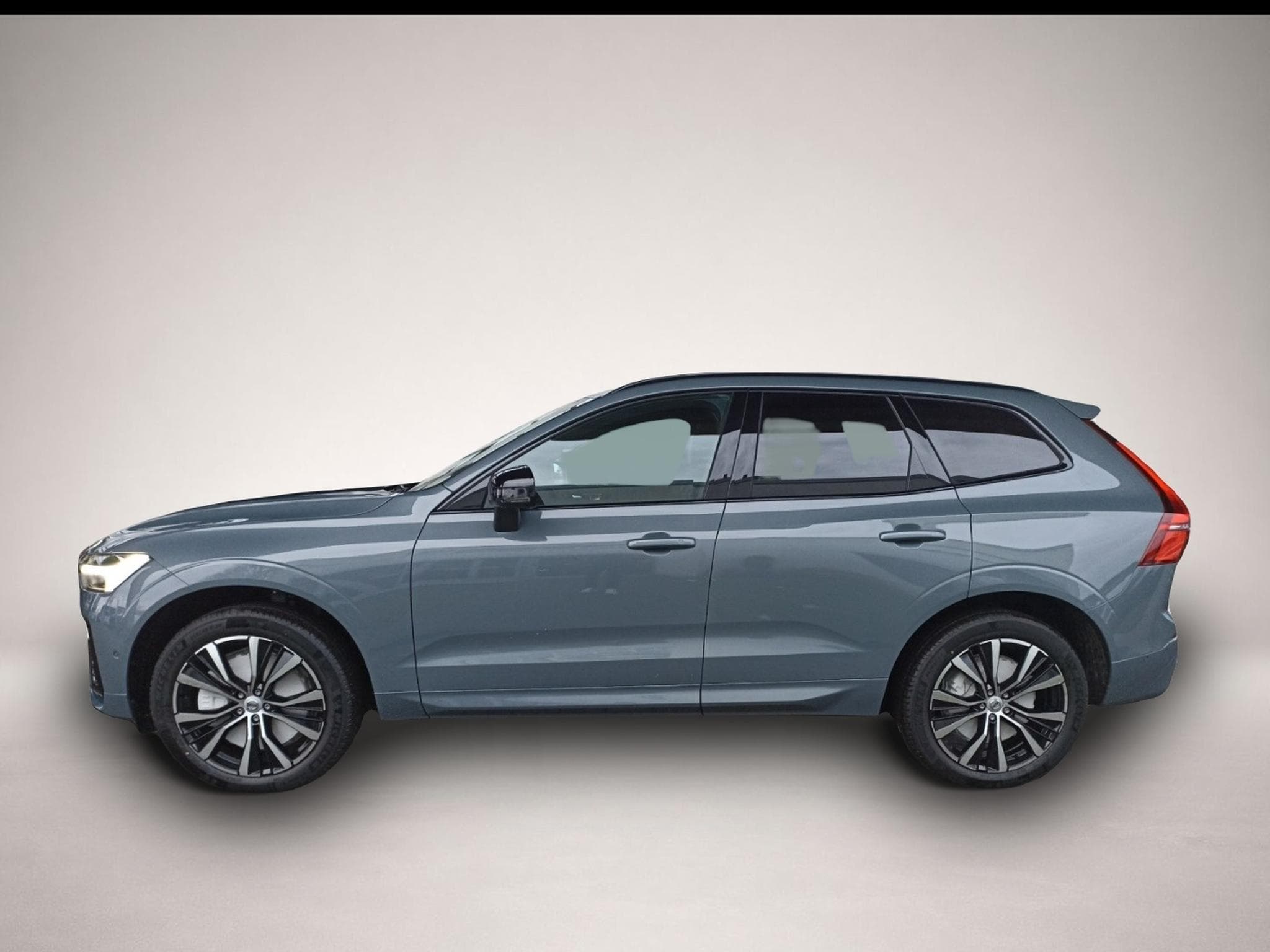 Volvo XC60 (2023) - Photo 2