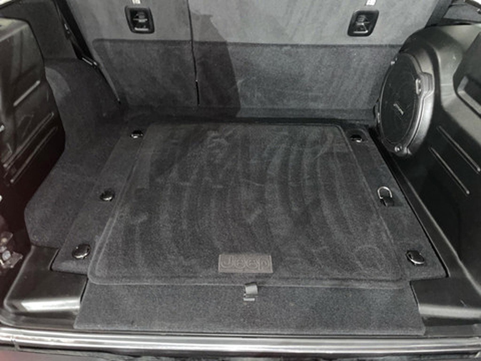 Jeep Wrangler Unlimited 2.2 MultiJet II 200hp AT8 4x4 Sahara (2020) - Foto 11