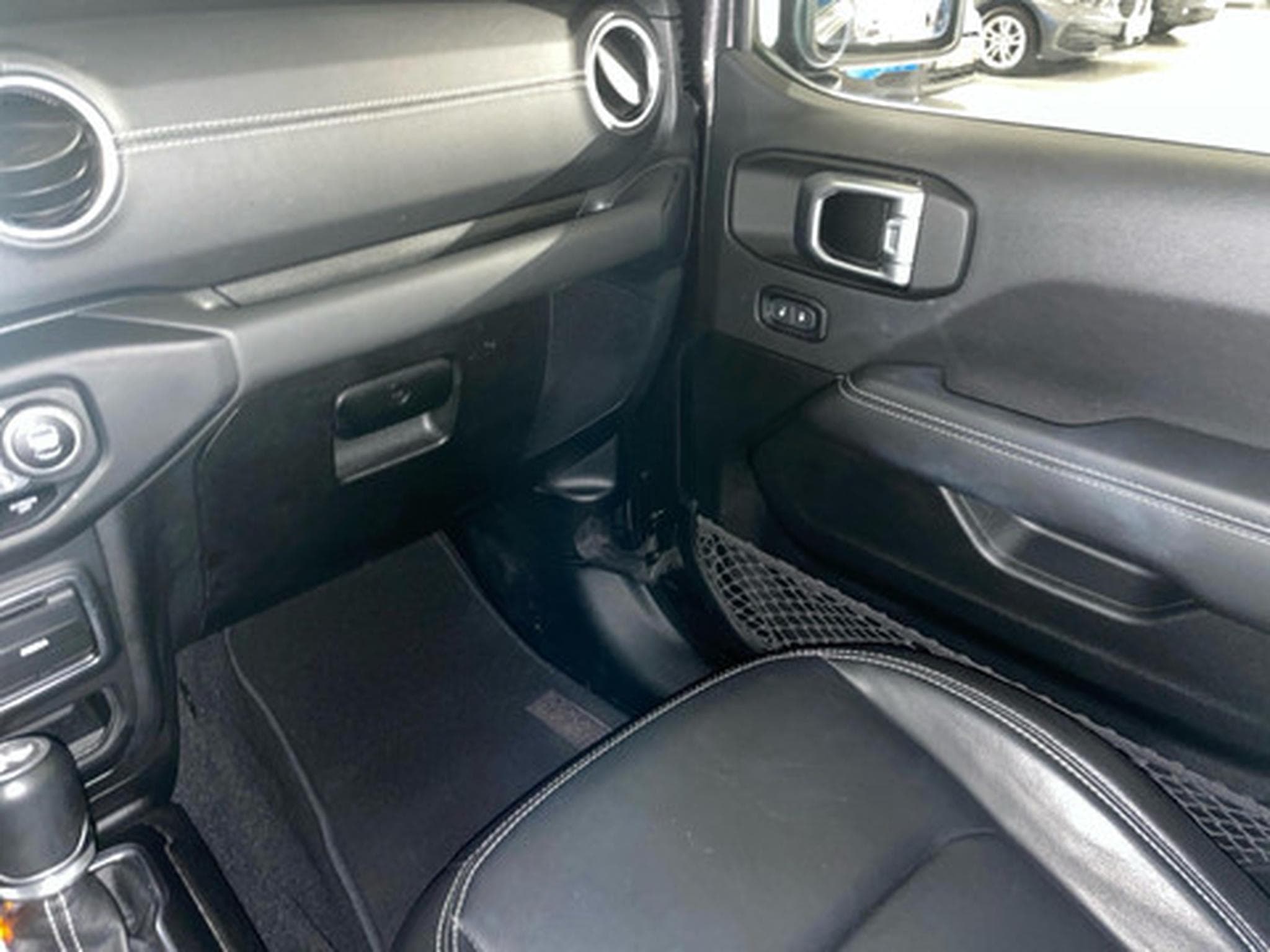 Jeep Wrangler Unlimited 2.2 MultiJet II 200hp AT8 4x4 Sahara (2020) - Foto 8