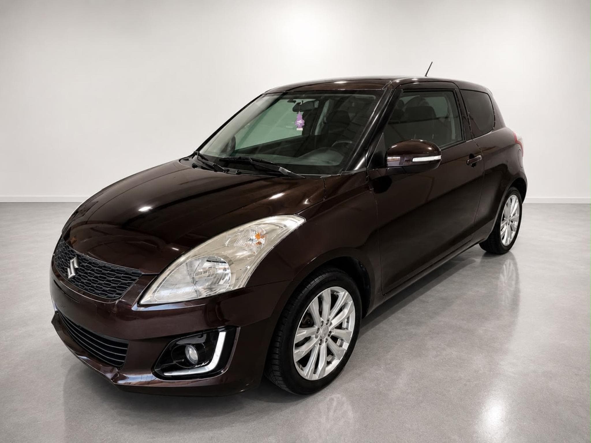 Suzuki Swift 1.2i 95 Club (2014) - Photo 1
