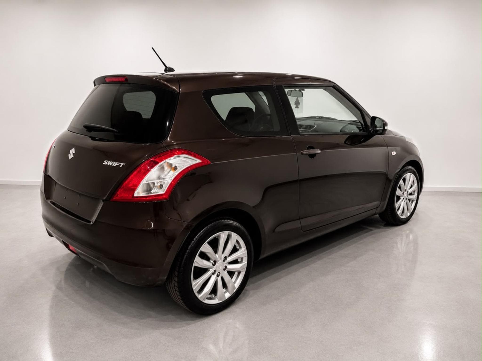 Suzuki Swift 1.2i 95 Club (2014) - Photo 4