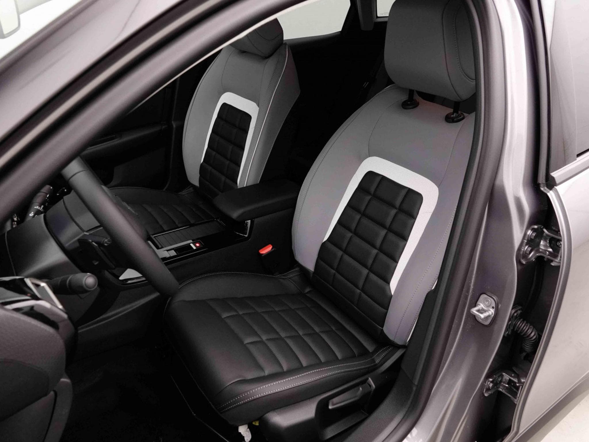 Citroën C4 1.2 130 Auto Max (2025) - Foto 8